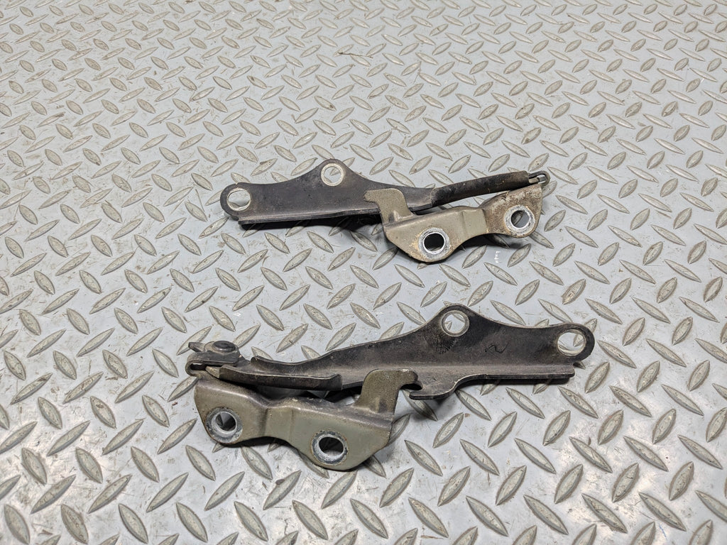 05 - 06 TOYOTA TUNDRA OEM HOOD HINGE SUPPORT BRACKET FRONT LEFT AND RIGHT SIDE