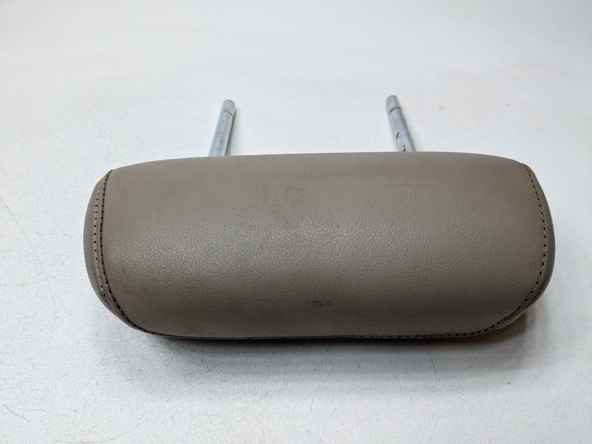 05 - 06 TOYOTA TUNDRA OEM SEAT HEADREST LEATHER BROWN REAR RIGHT PASSENGER SIDE