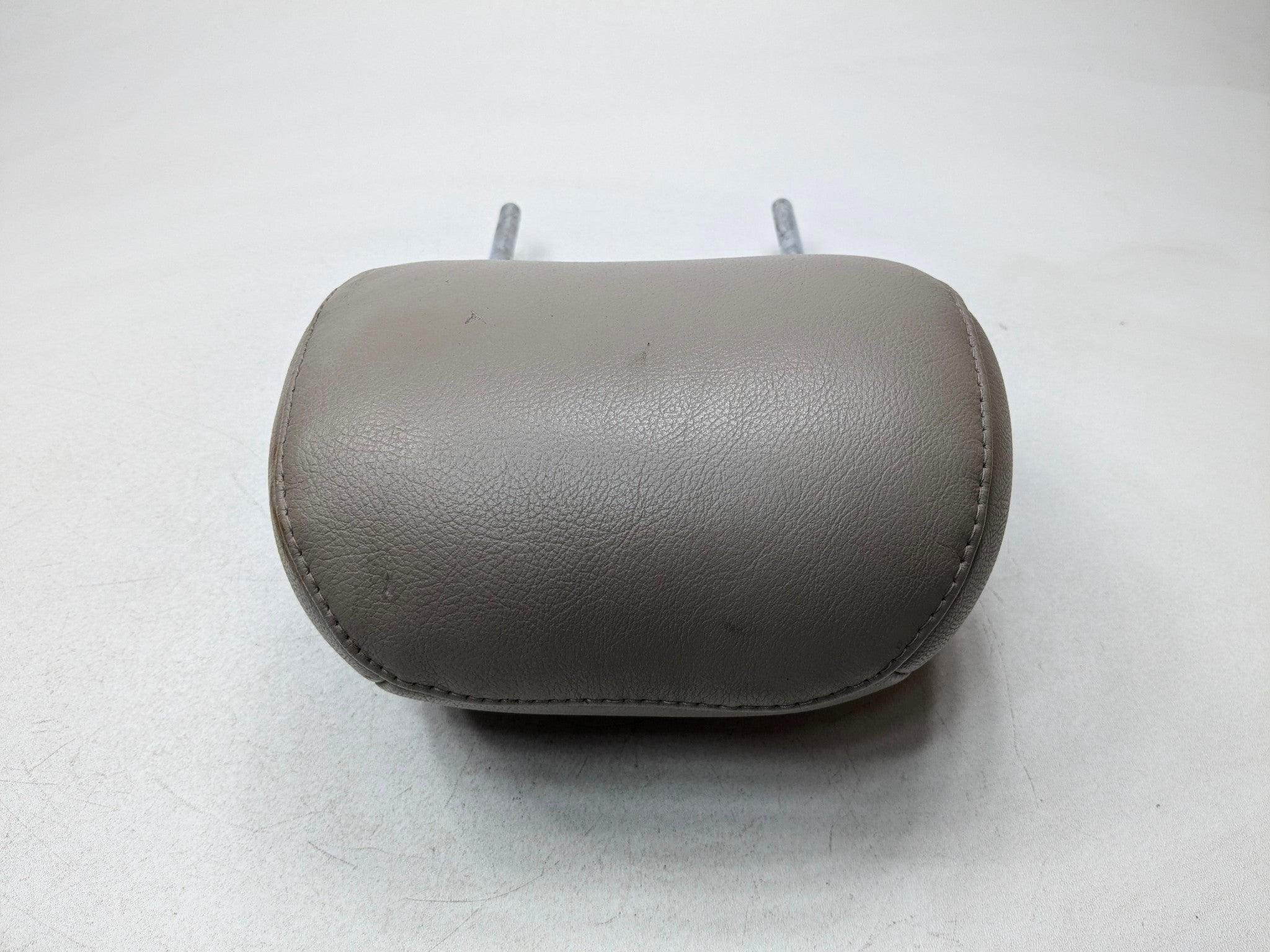 05 - 06 TOYOTA TUNDRA OEM SEAT HEADREST LEATHER BROWN FRONT RIGHT PASSENGER SIDE