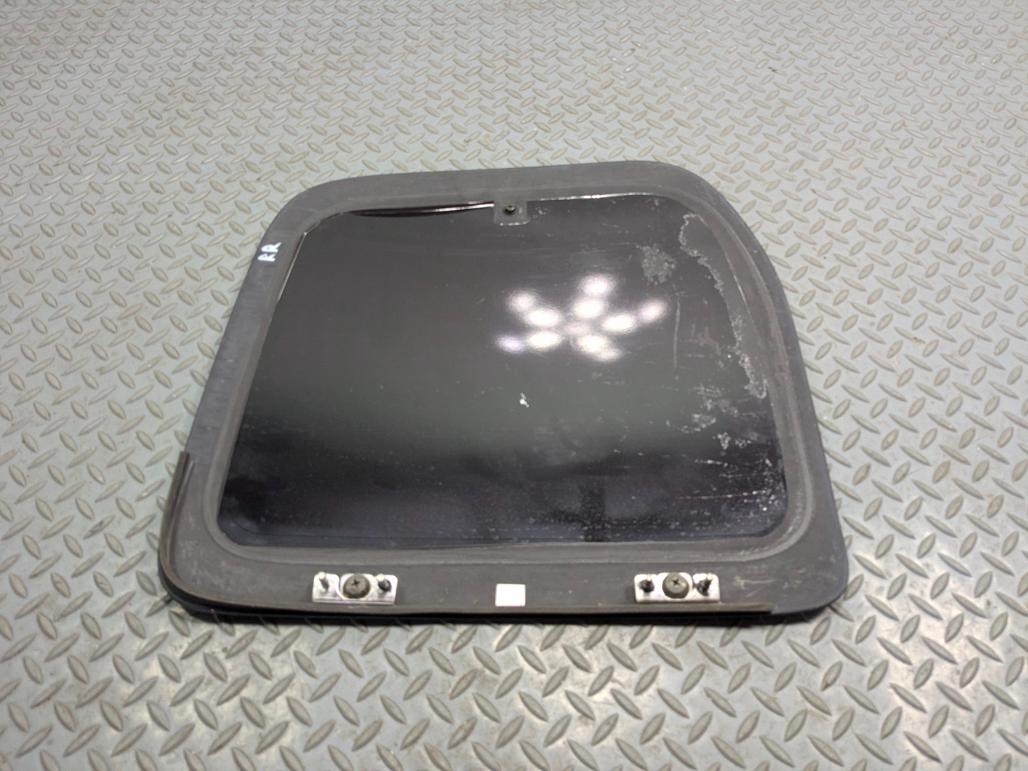 05 - 06 TOYOTA TUNDRA OEM DOOR GLASS WINDOW BLACK TINTED REAR RIGHT PASSENGER