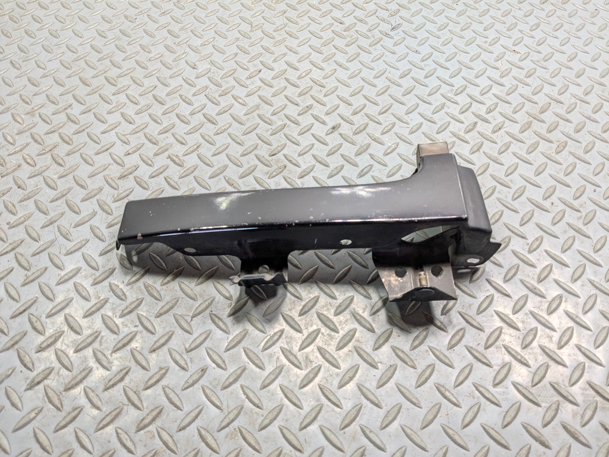 05 - 06 TOYOTA TUNDRA OEM BUMPER GRILLE HEADLIGHT FILLER PANEL FRONT RIGHT SIDE