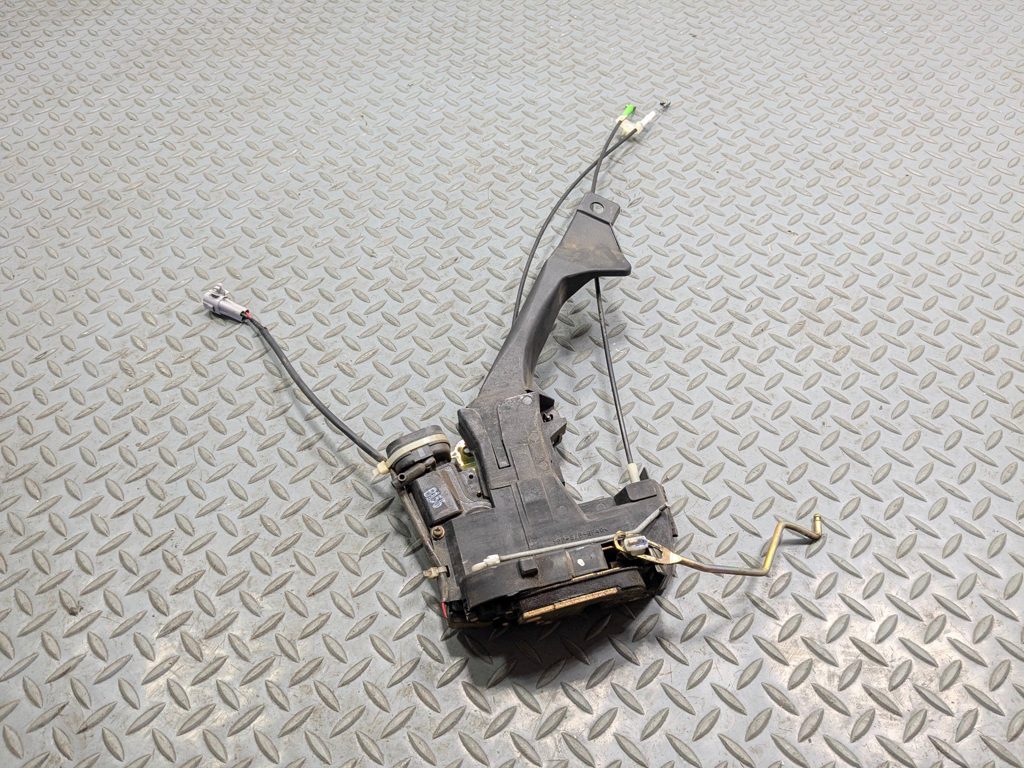 05 - 06 TOYOTA TUNDRA OEM DOOR POWER LOCK LATCH ACTUATOR FRONT LEFT DRIVER SIDE
