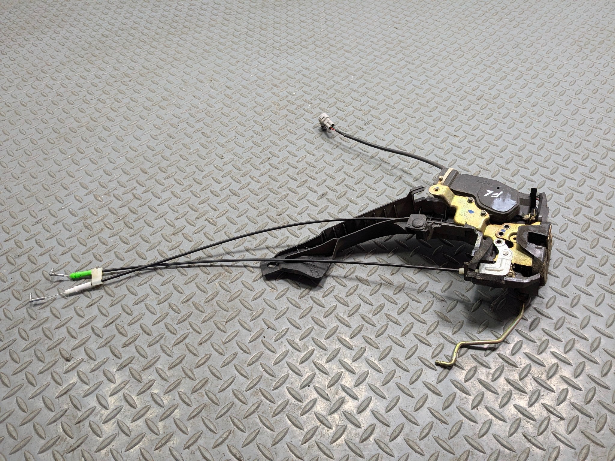 05 - 06 TOYOTA TUNDRA OEM DOOR POWER LOCK LATCH ACTUATOR FRONT LEFT DRIVER SIDE
