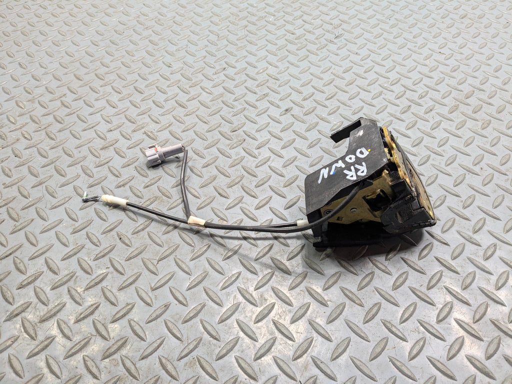 05 - 06 TOYOTA TUNDRA OEM LOWER BOTTOM DOOR LOCK LATCH REAR RIGHT PASSENGER SIDE