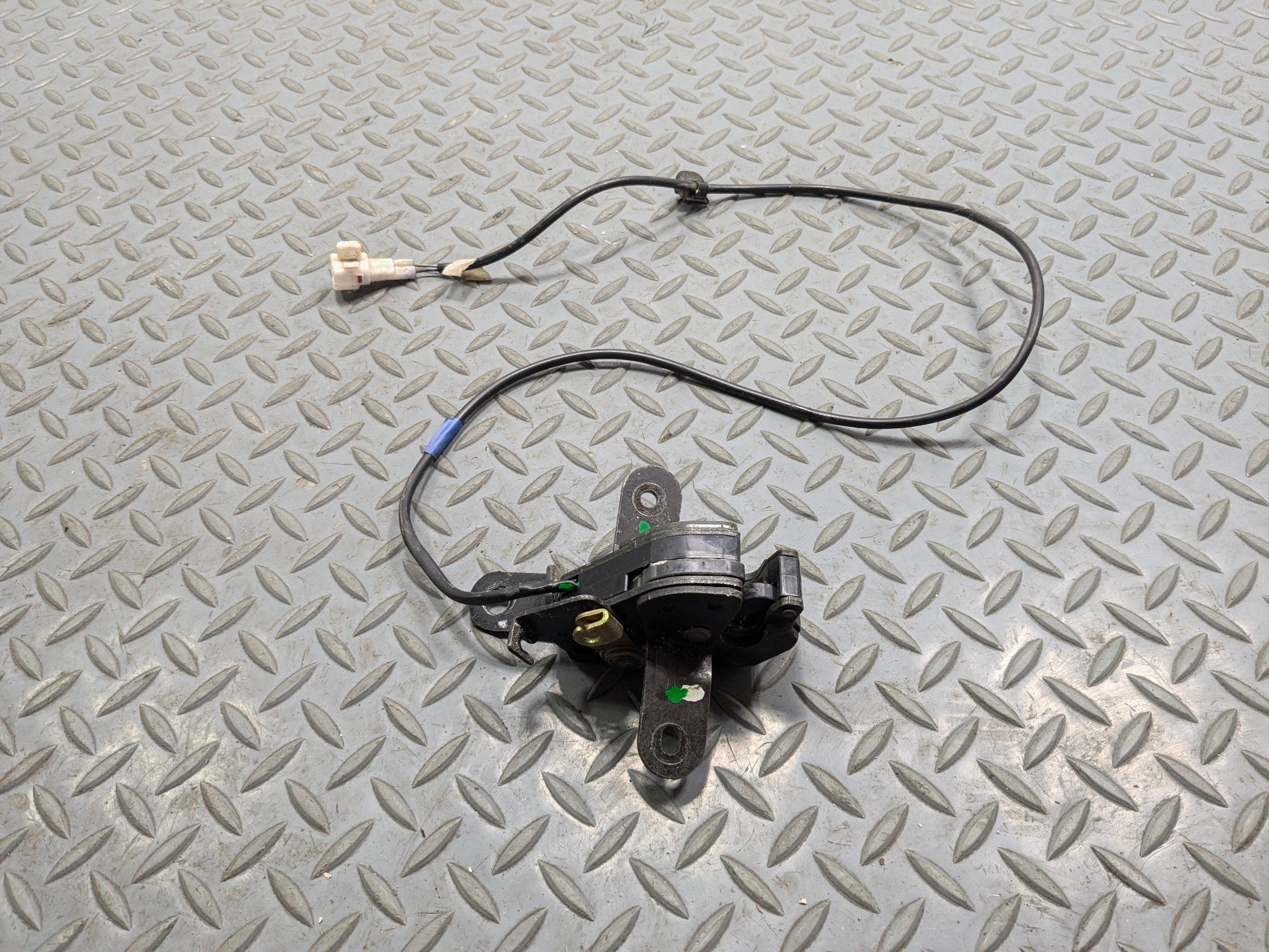 05 - 06 TOYOTA TUNDRA OEM UPPER DOOR LATCH LOCK ACTUATOR REAR LEFT DRIVER SIDE