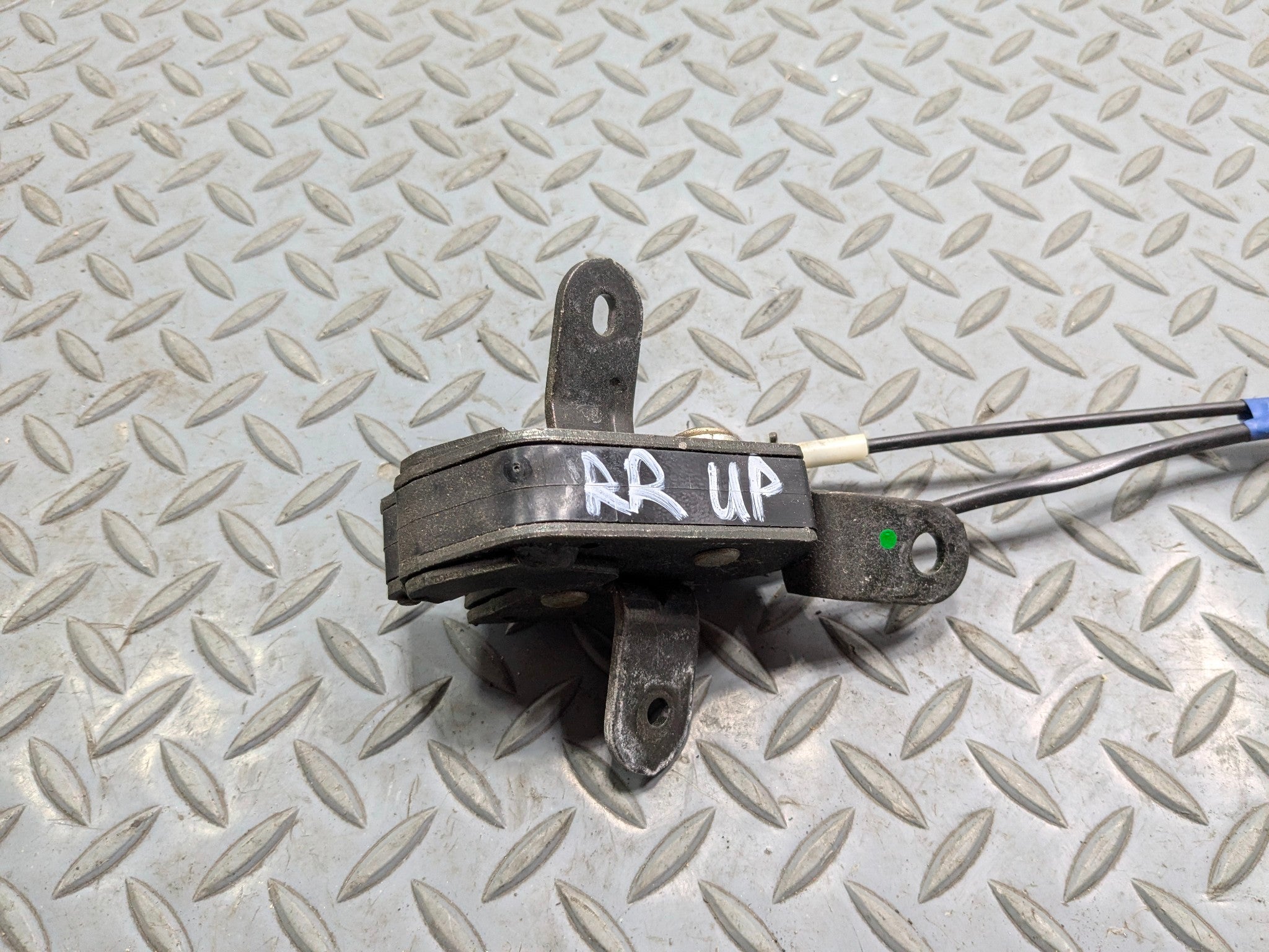 05 - 06 TOYOTA TUNDRA OEM UPPER DOOR LATCH ACTUATOR REAR RIGHT PASSENGER SIDE