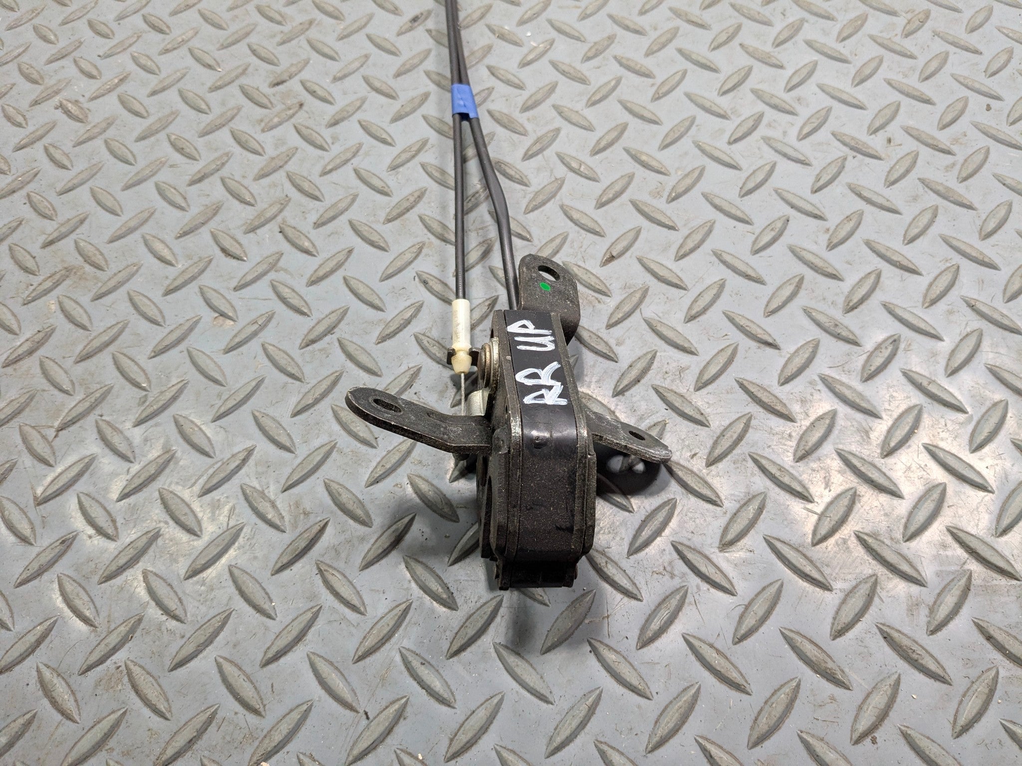 05 - 06 TOYOTA TUNDRA OEM UPPER DOOR LATCH ACTUATOR REAR RIGHT PASSENGER SIDE