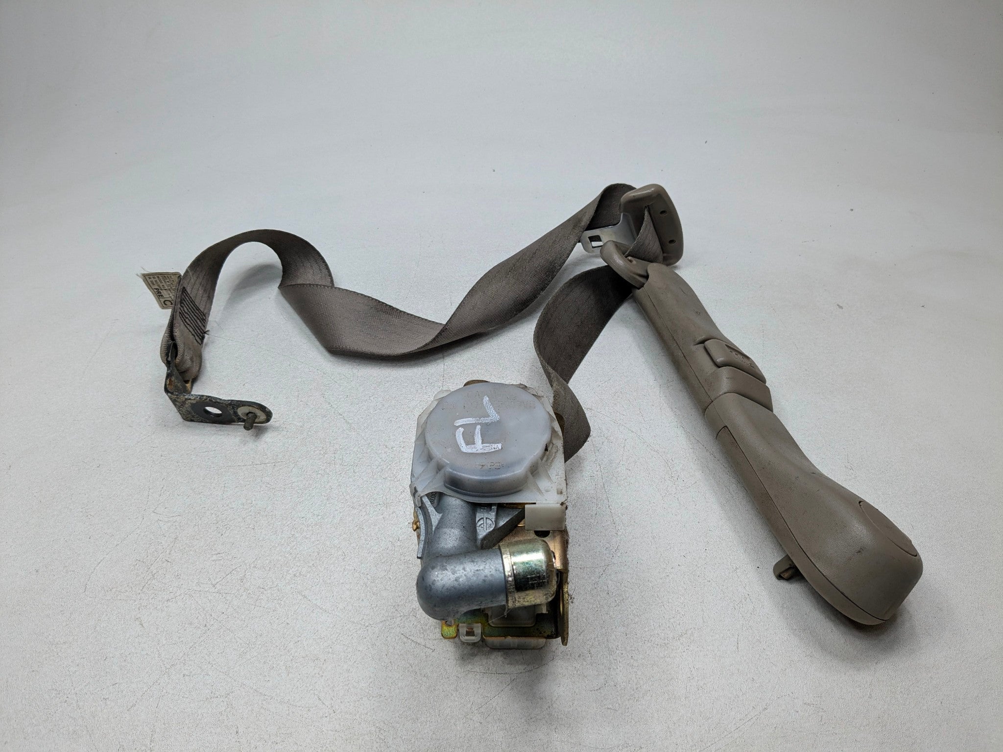 05 - 06 TOYOTA TUNDRA OEM SEAT BELT RETRACTOR ASSEMBLY FRONT LEFT DRIVER SIDE