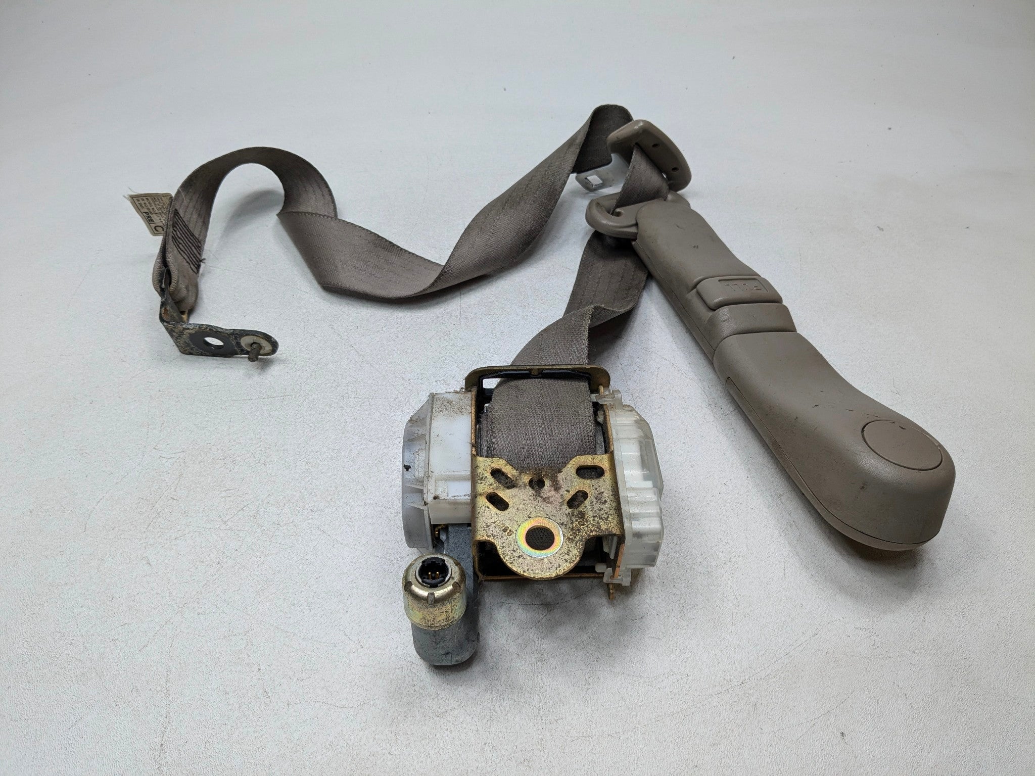05 - 06 TOYOTA TUNDRA OEM SEAT BELT RETRACTOR ASSEMBLY FRONT LEFT DRIVER SIDE