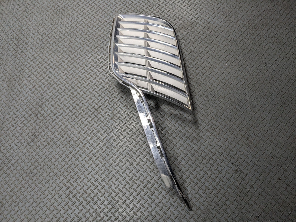 10 - 15 LINCOLN MKT OEM FRONT LEFT GRILLE ASSEMBLY INSERT MOLDING CHROME GRILLE