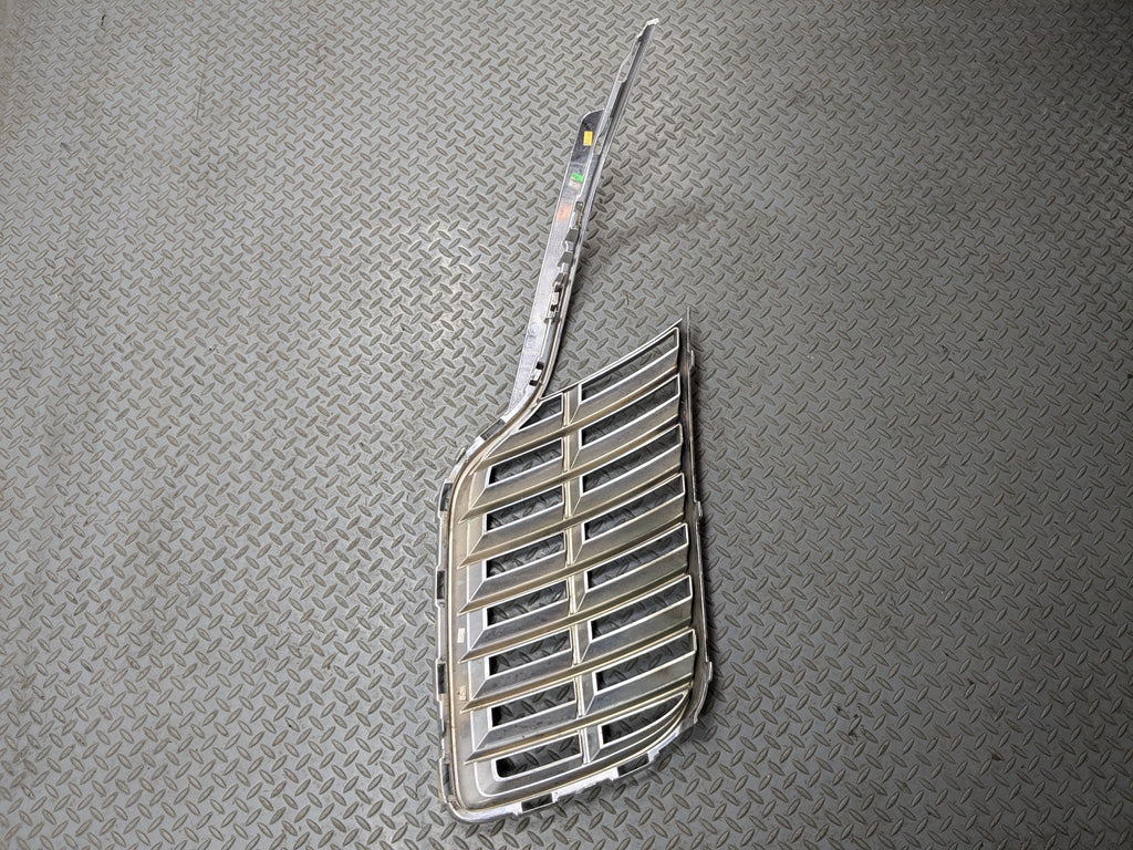 10 - 15 LINCOLN MKT OEM FRONT LEFT GRILLE ASSEMBLY INSERT MOLDING CHROME GRILLE