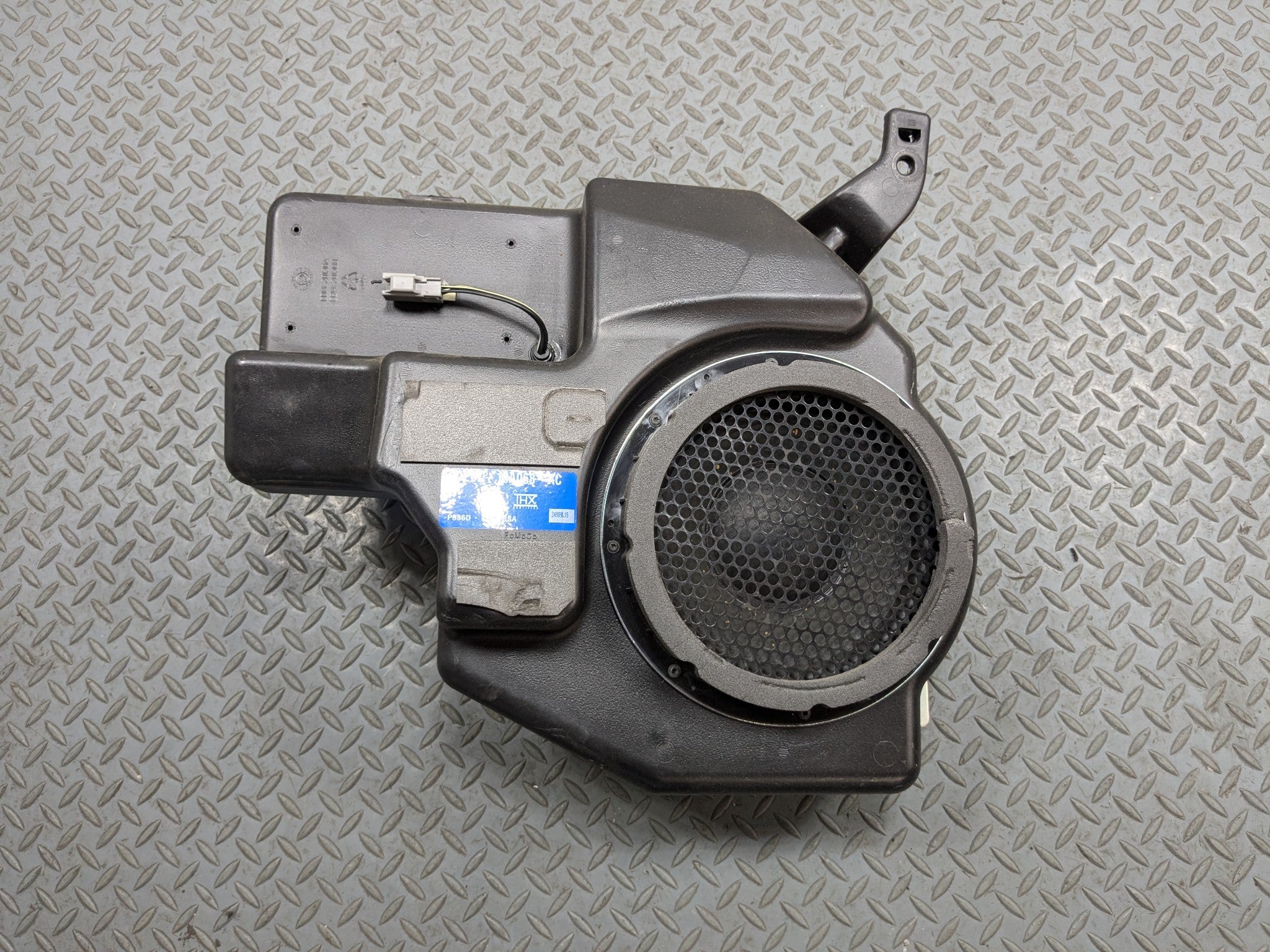 10 - 15 LINCOLN MKT OEM SUBWOOFER SPEAKER WITHOUT AMPLIFIER AUDIO SOUND SYSTEM