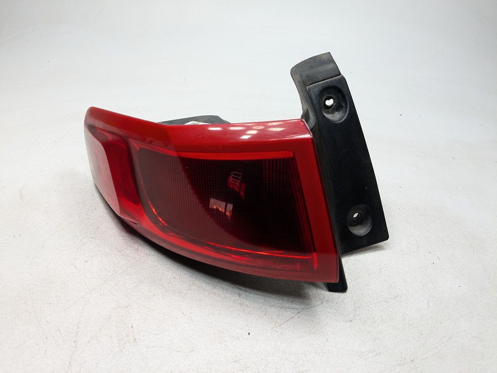 10 - 15 LINCOLN MKT OEM TAIL LIGHT ASSEMBLY QUARTER PANEL MOUNTED REAR LEFT SIDE