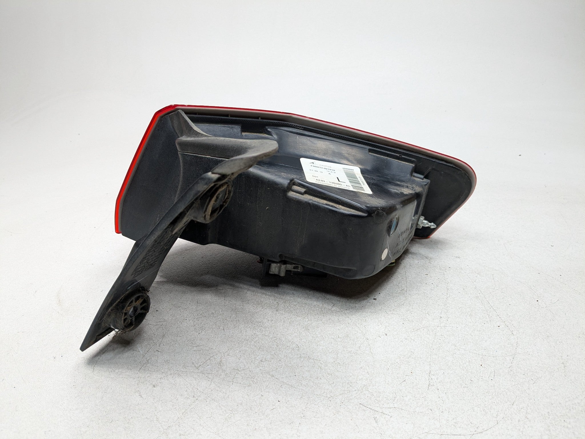 10 - 15 LINCOLN MKT OEM TAIL LIGHT ASSEMBLY QUARTER PANEL MOUNTED REAR LEFT SIDE