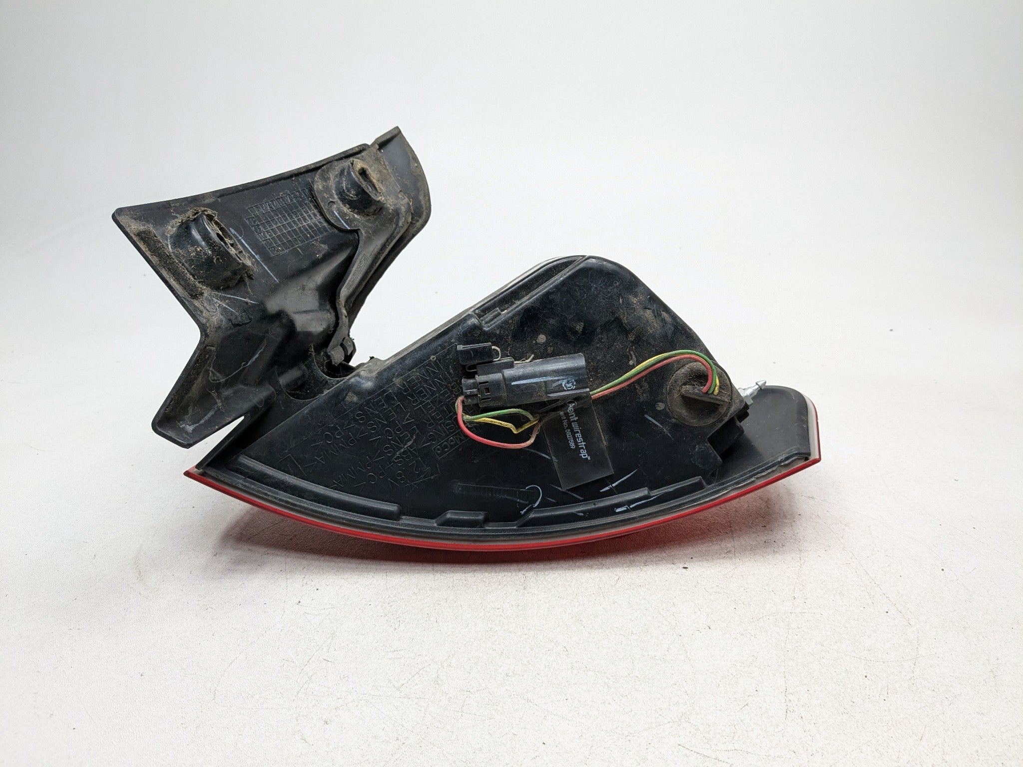 10 - 15 LINCOLN MKT OEM TAIL LIGHT ASSEMBLY QUARTER PANEL MOUNTED REAR LEFT SIDE