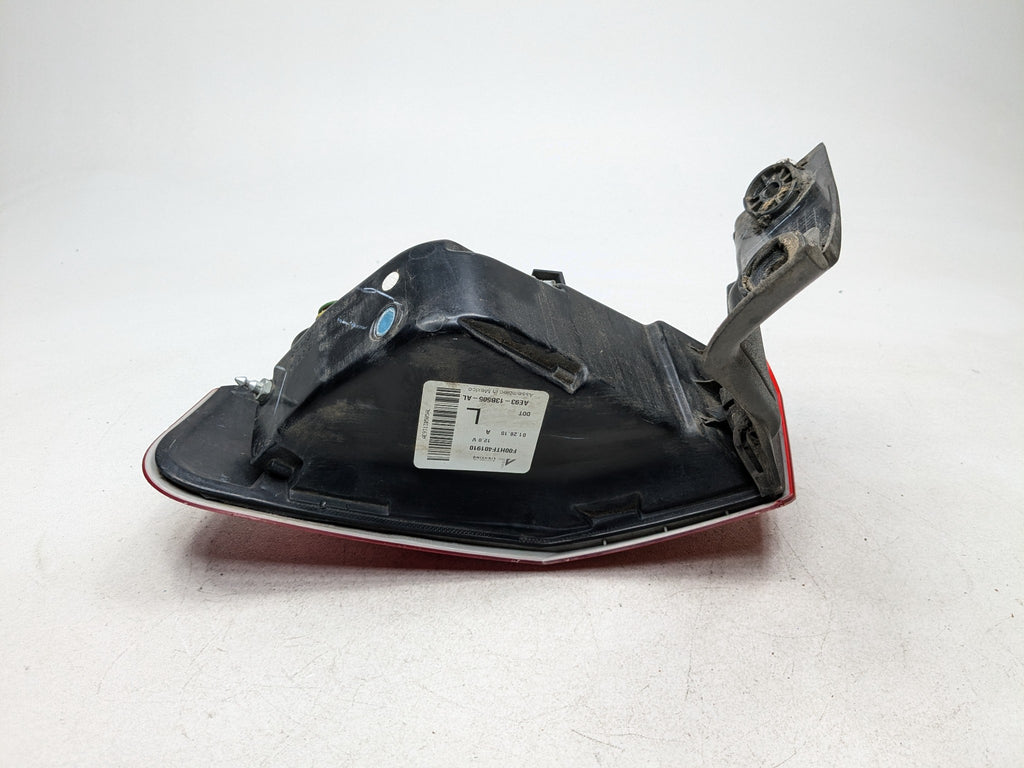 10 - 15 LINCOLN MKT OEM TAIL LIGHT ASSEMBLY QUARTER PANEL MOUNTED REAR LEFT SIDE