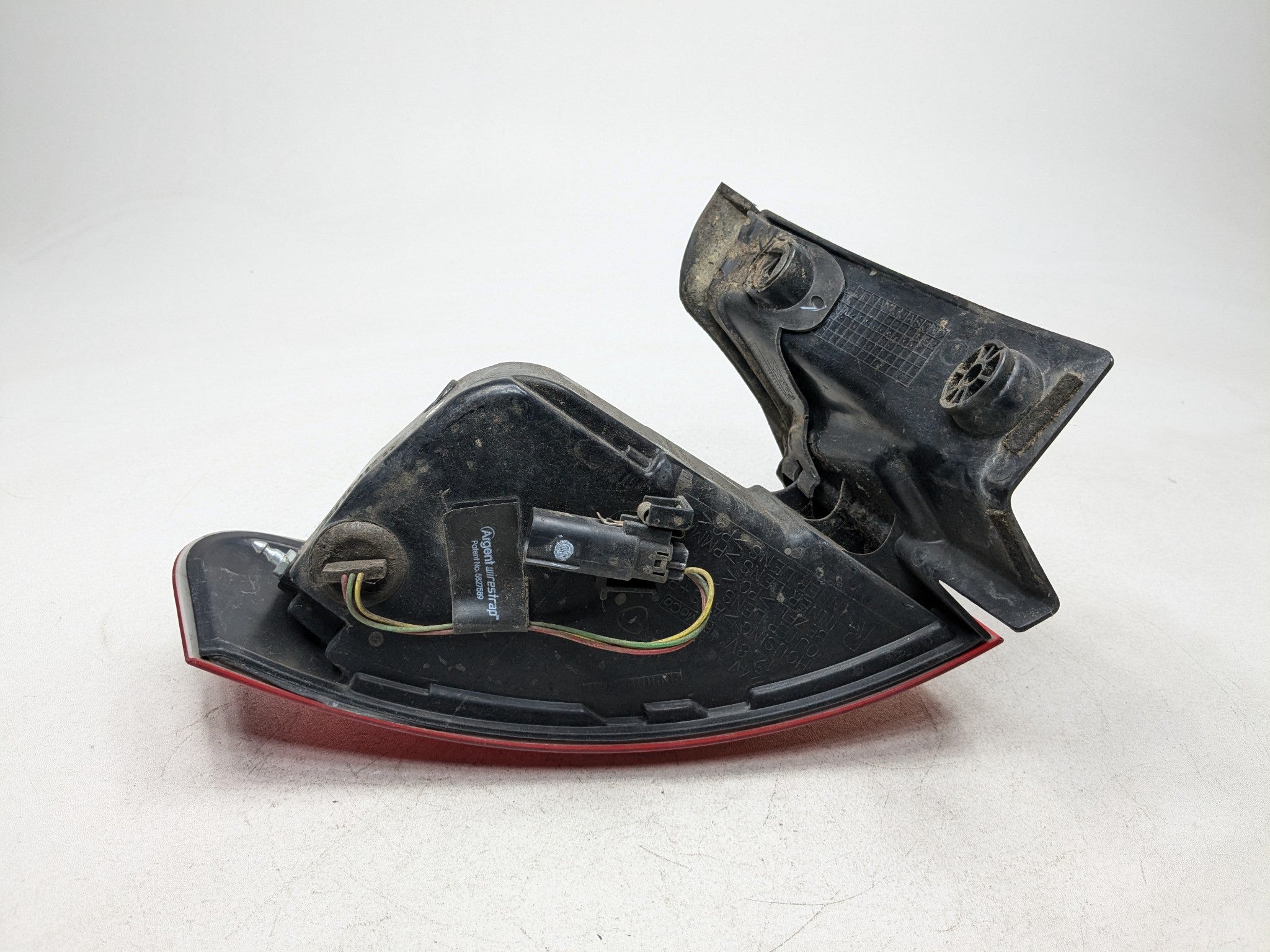 10 - 15 LINCOLN MKT OEM TAILLIGHT ASSEMBLY QUARTER PANEL MOUNTED REAR RIGHT SIDE