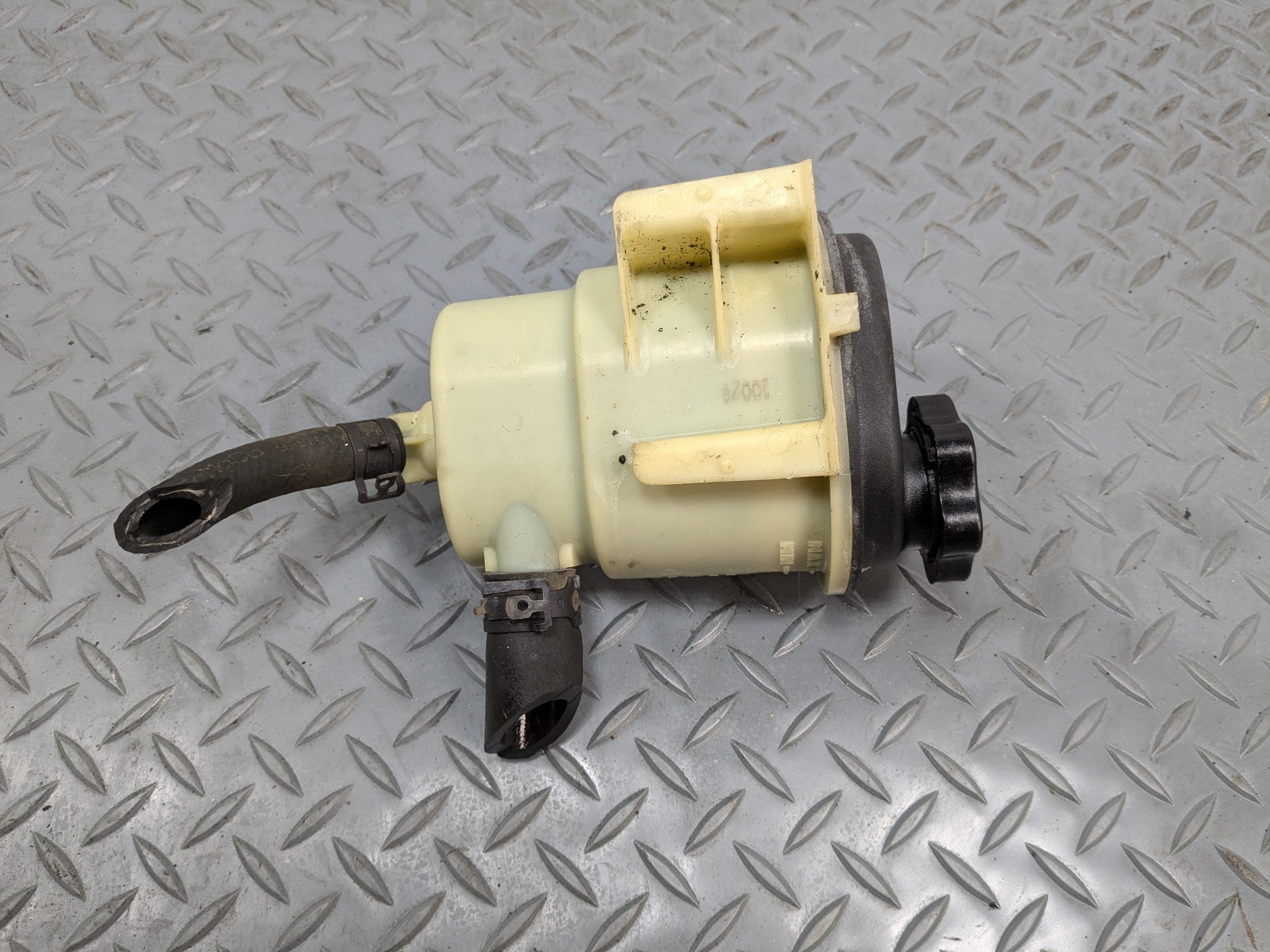 10 - 15 LINCOLN MKT OEM POWER STEERING RESERVOIR TANK BOTTLE PLASTIC ASSEMBLY