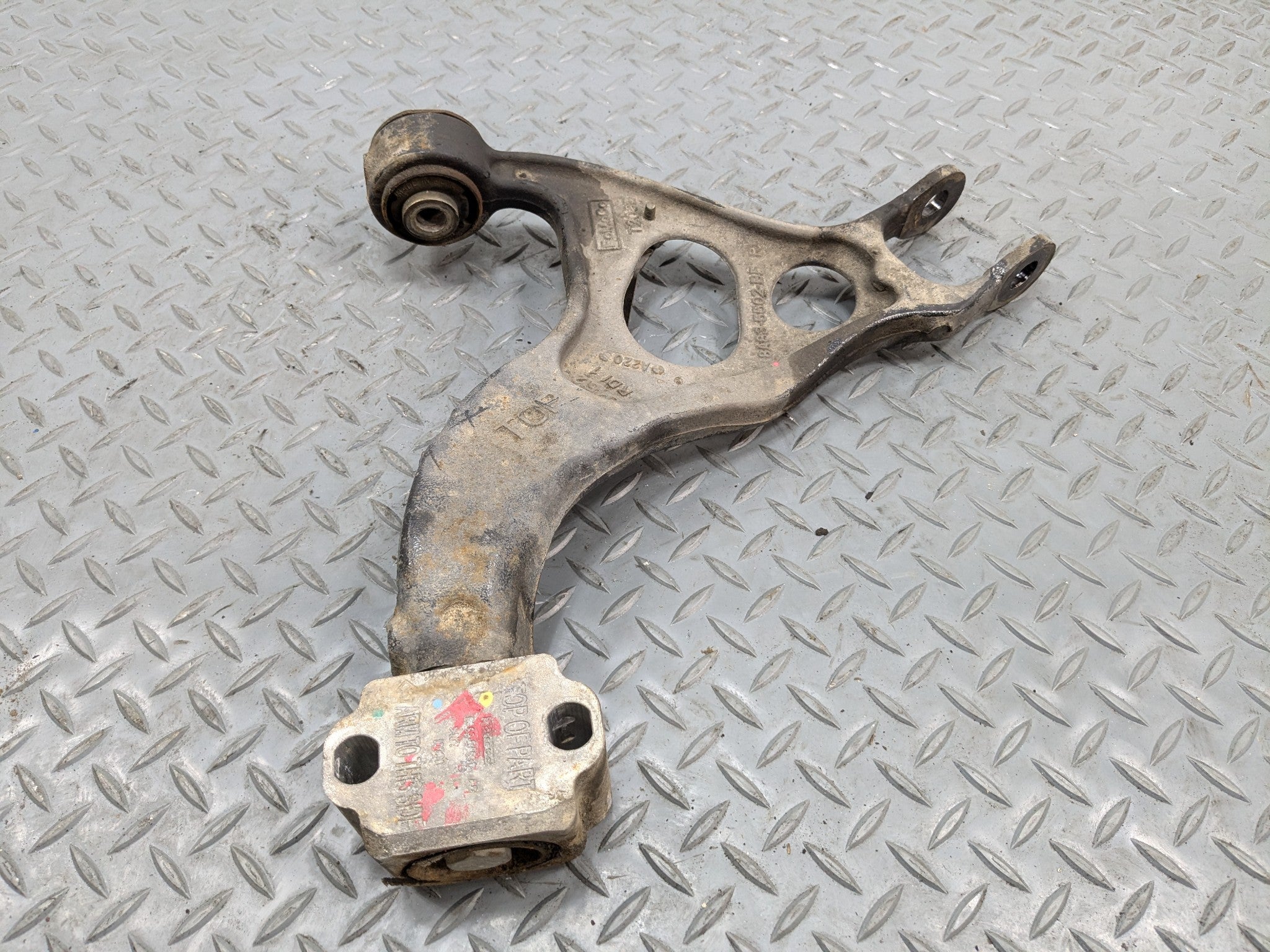 10 - 15 LINCOLN MKT OEM UPPER CONTROL ARM SUSPENSION REAR RIGHT PASSENGER SIDE