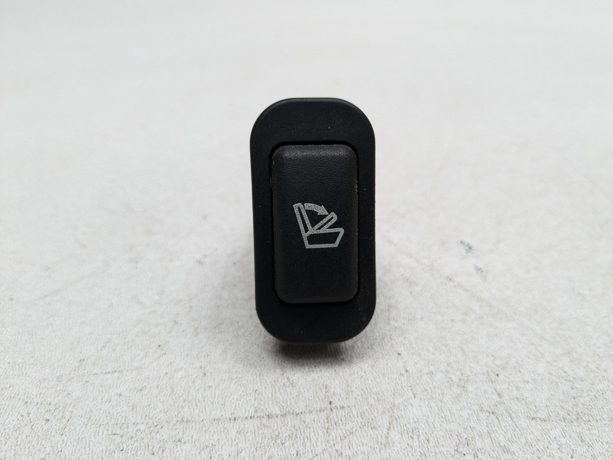 10 - 15 LINCOLN MKT OEM SEAT RELEASE ADJUSTER SWITCH BUTTON REAR RIGHT OR LEFT