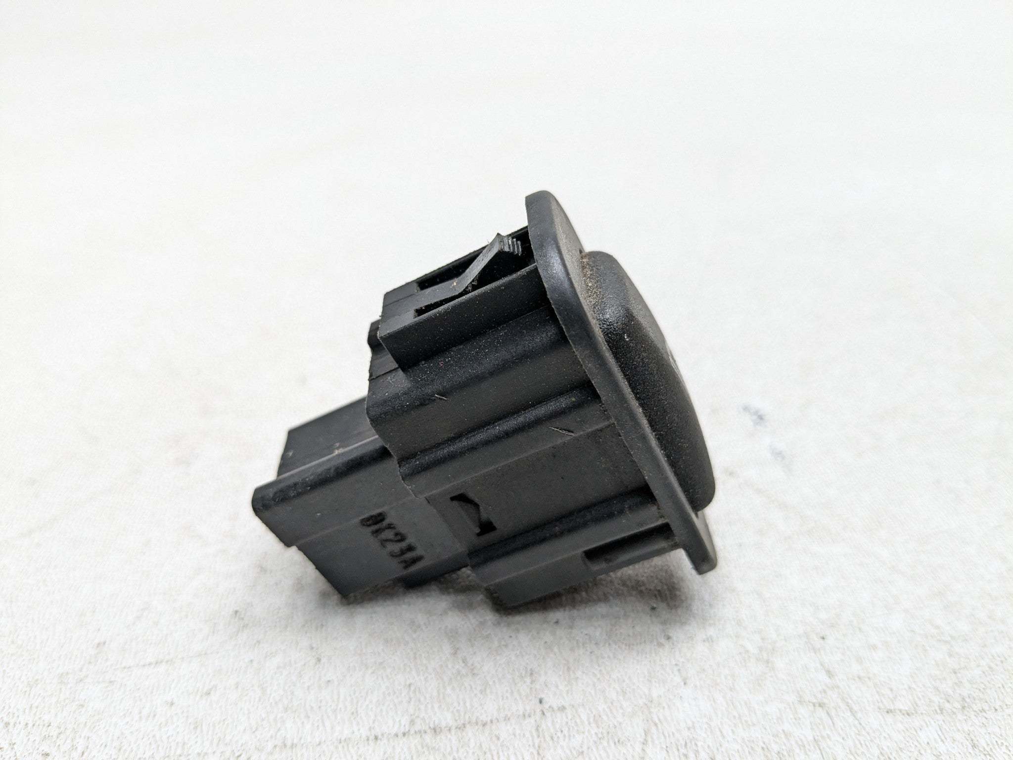 10 - 15 LINCOLN MKT OEM SEAT RELEASE ADJUSTER SWITCH BUTTON REAR RIGHT OR LEFT