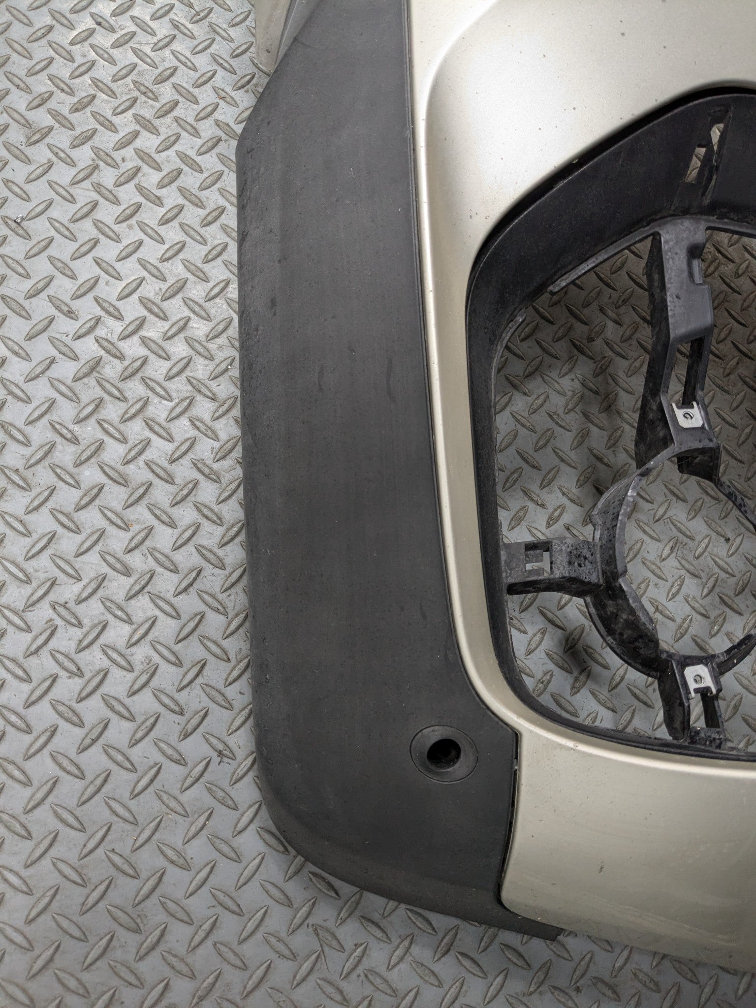 08 - 12 BMW X6 OEM FRONT BUMPER COVER PANEL ASSEMBLY TITANIUM SILVER METALLIC