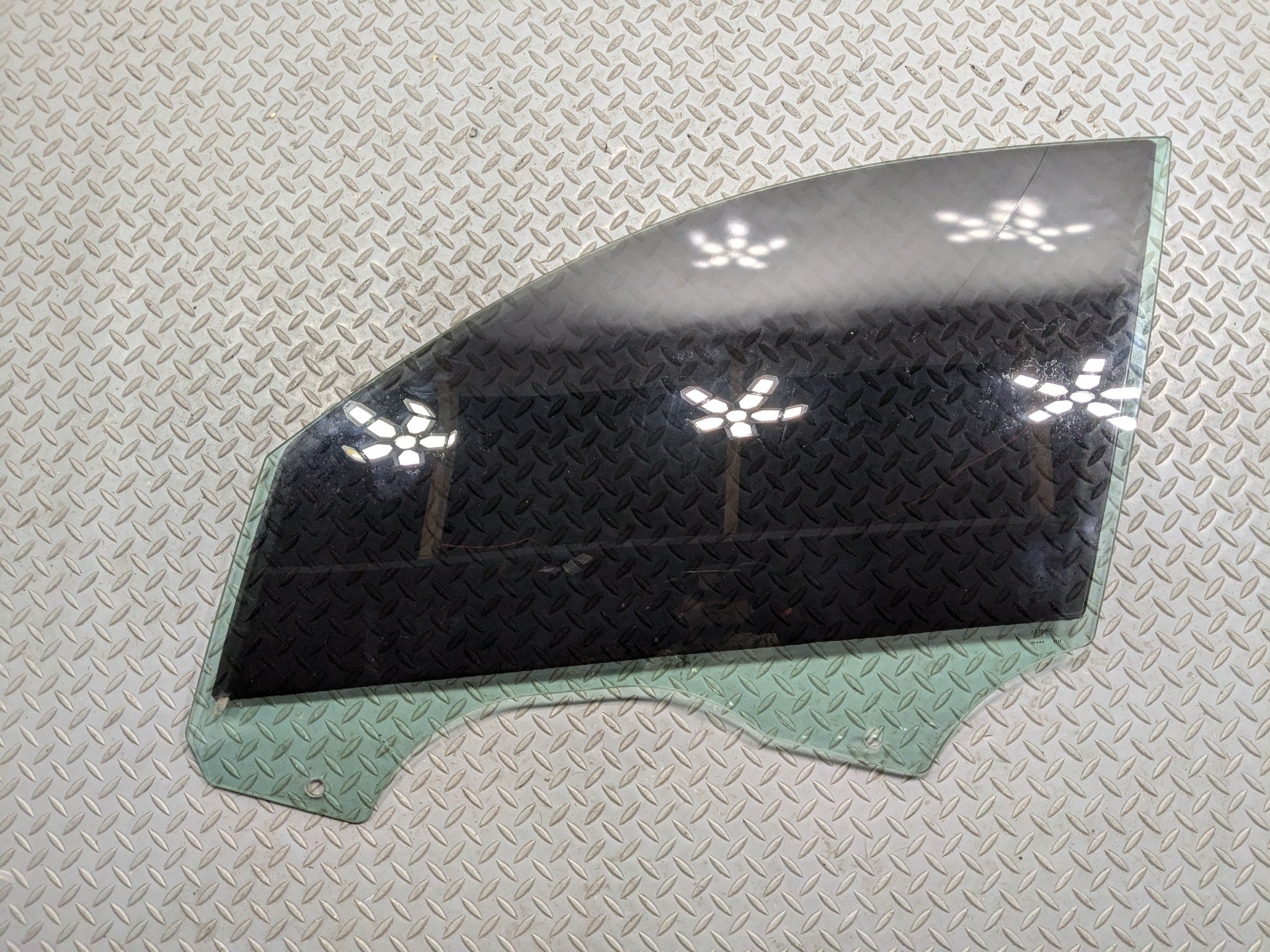 08 - 11 BMW X6 OEM DOOR WINDOW GLASS WITH PRIVACY TINT FRONT LEFT DRIVER SIDE