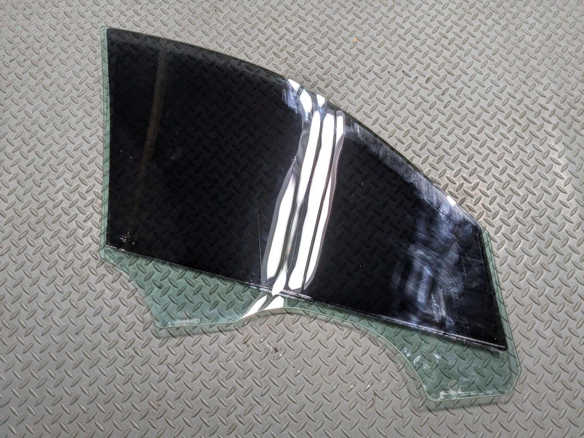 08 - 11 BMW X6 OEM DOOR WINDOW GLASS WITH PRIVACY TINT FRONT LEFT DRIVER SIDE