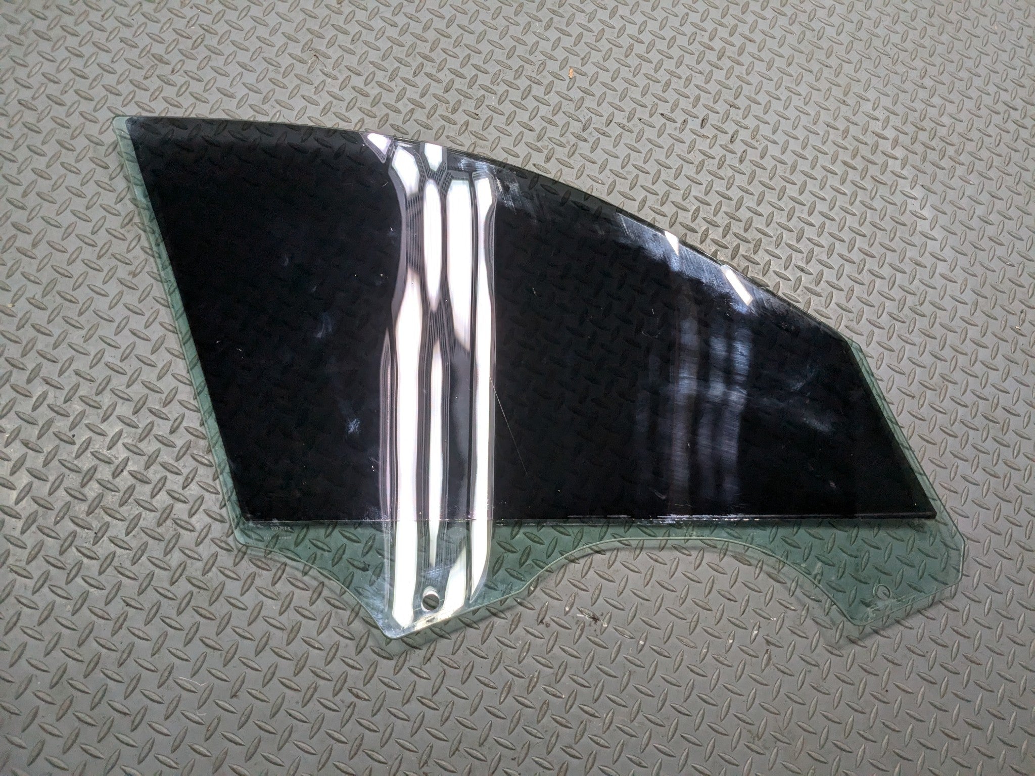 08 - 11 BMW X6 OEM DOOR WINDOW GLASS WITH PRIVACY TINT FRONT LEFT DRIVER SIDE