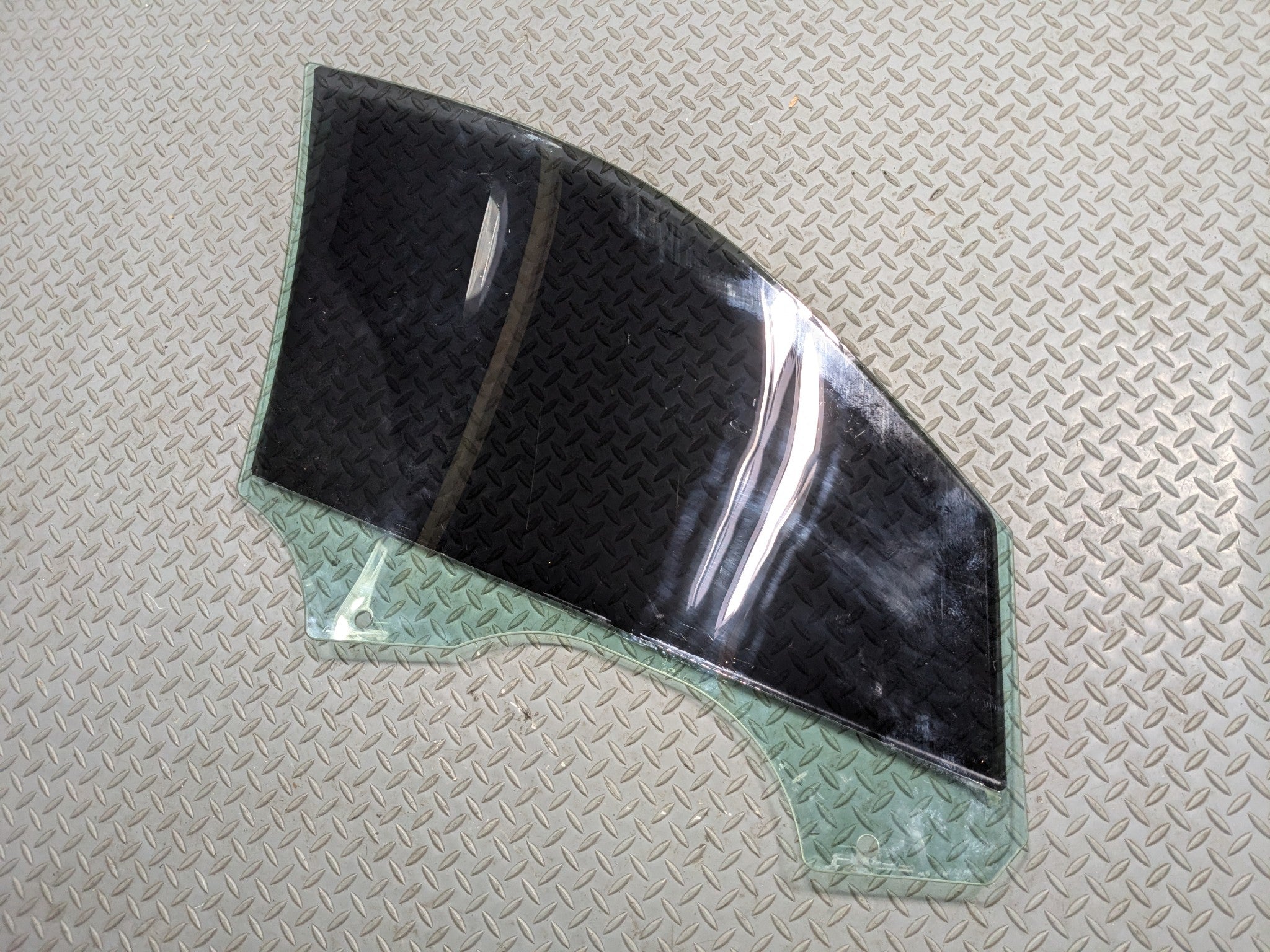 08 - 11 BMW X6 OEM DOOR WINDOW GLASS WITH PRIVACY TINT FRONT LEFT DRIVER SIDE