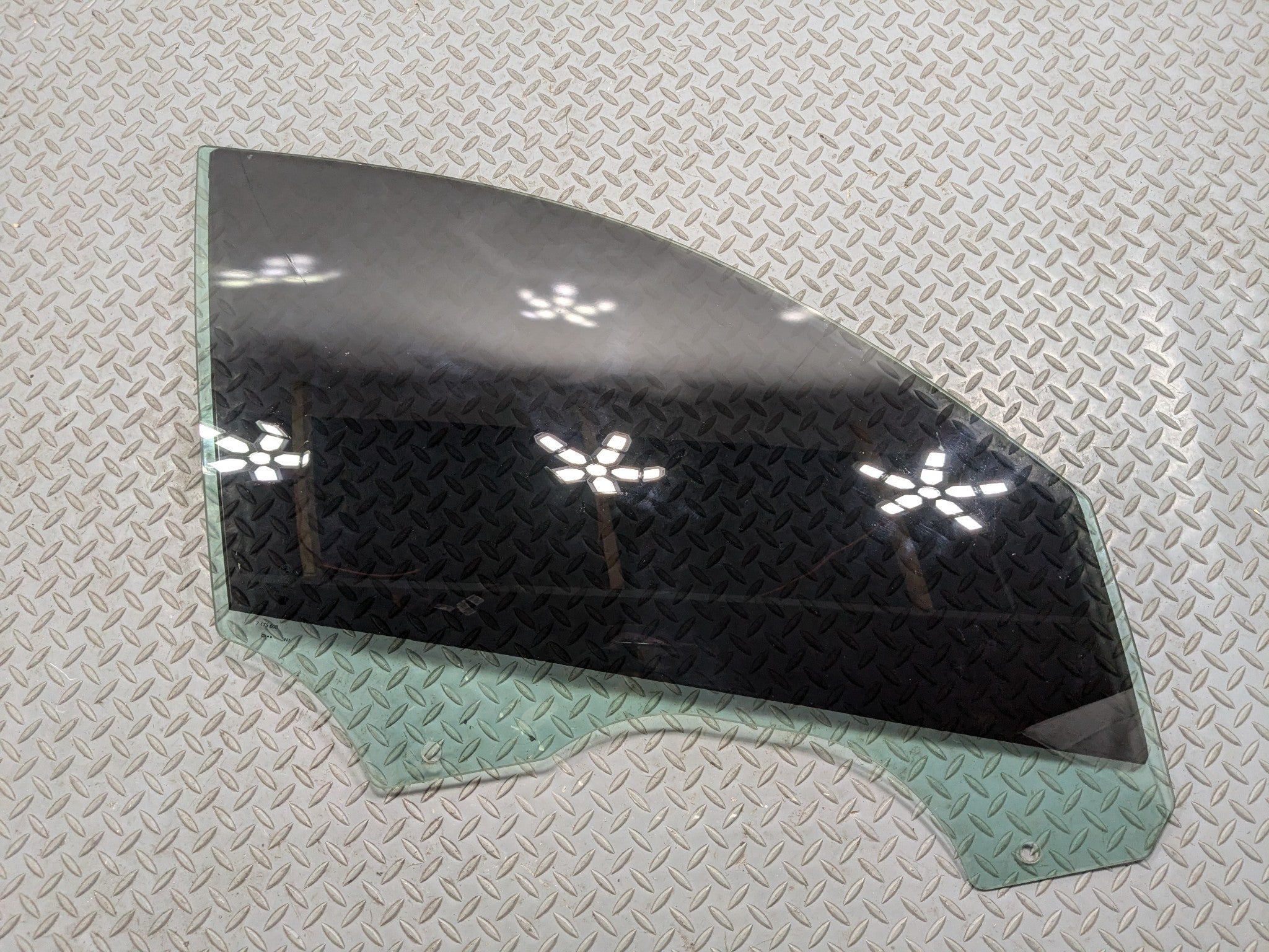 08-11 BMW X6 OEM DOOR WINDOW GLASS WITH PRIVACY TINT FRONT RIGHT PASSENGER SIDE