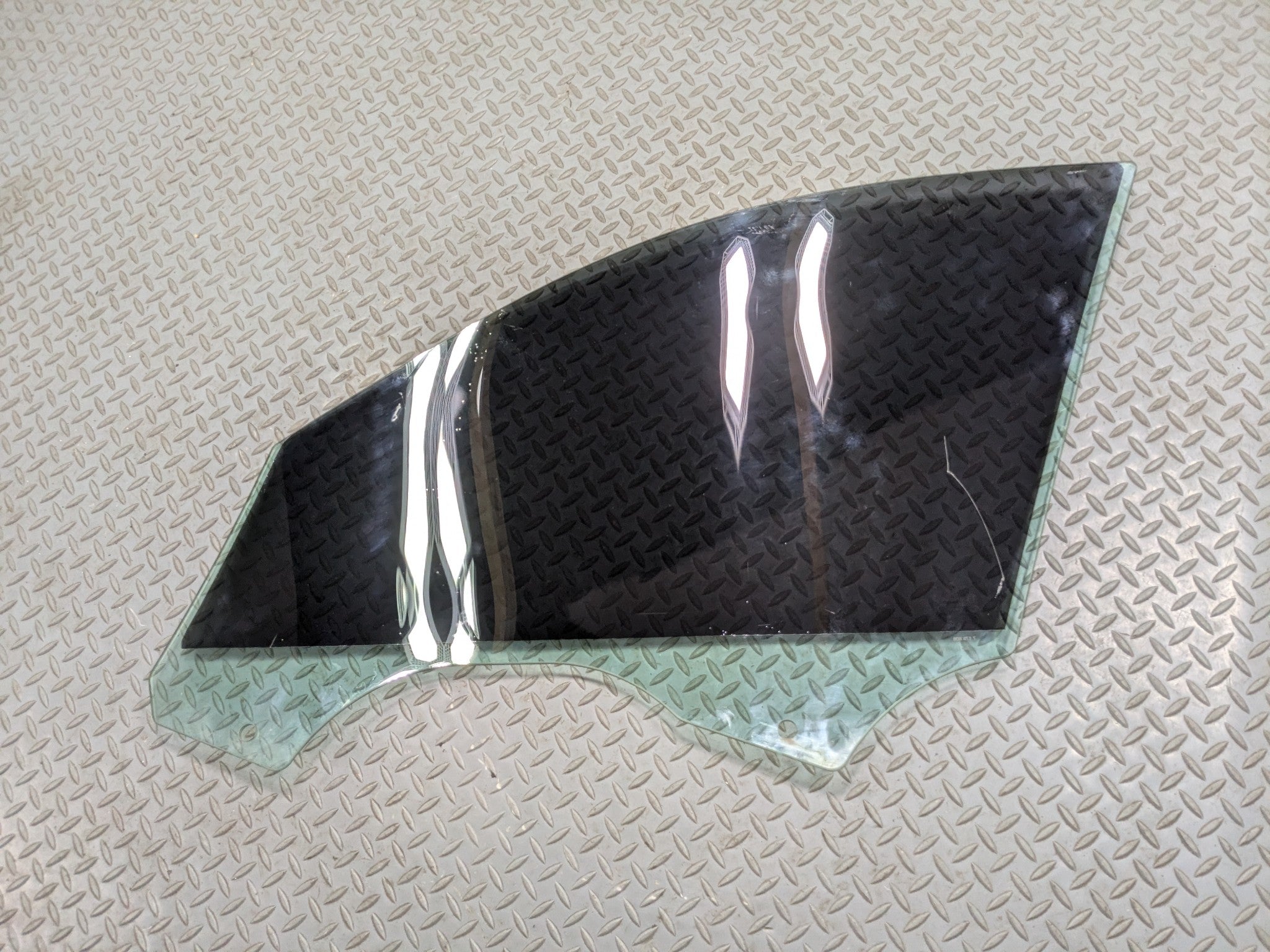 08-11 BMW X6 OEM DOOR WINDOW GLASS WITH PRIVACY TINT FRONT RIGHT PASSENGER SIDE