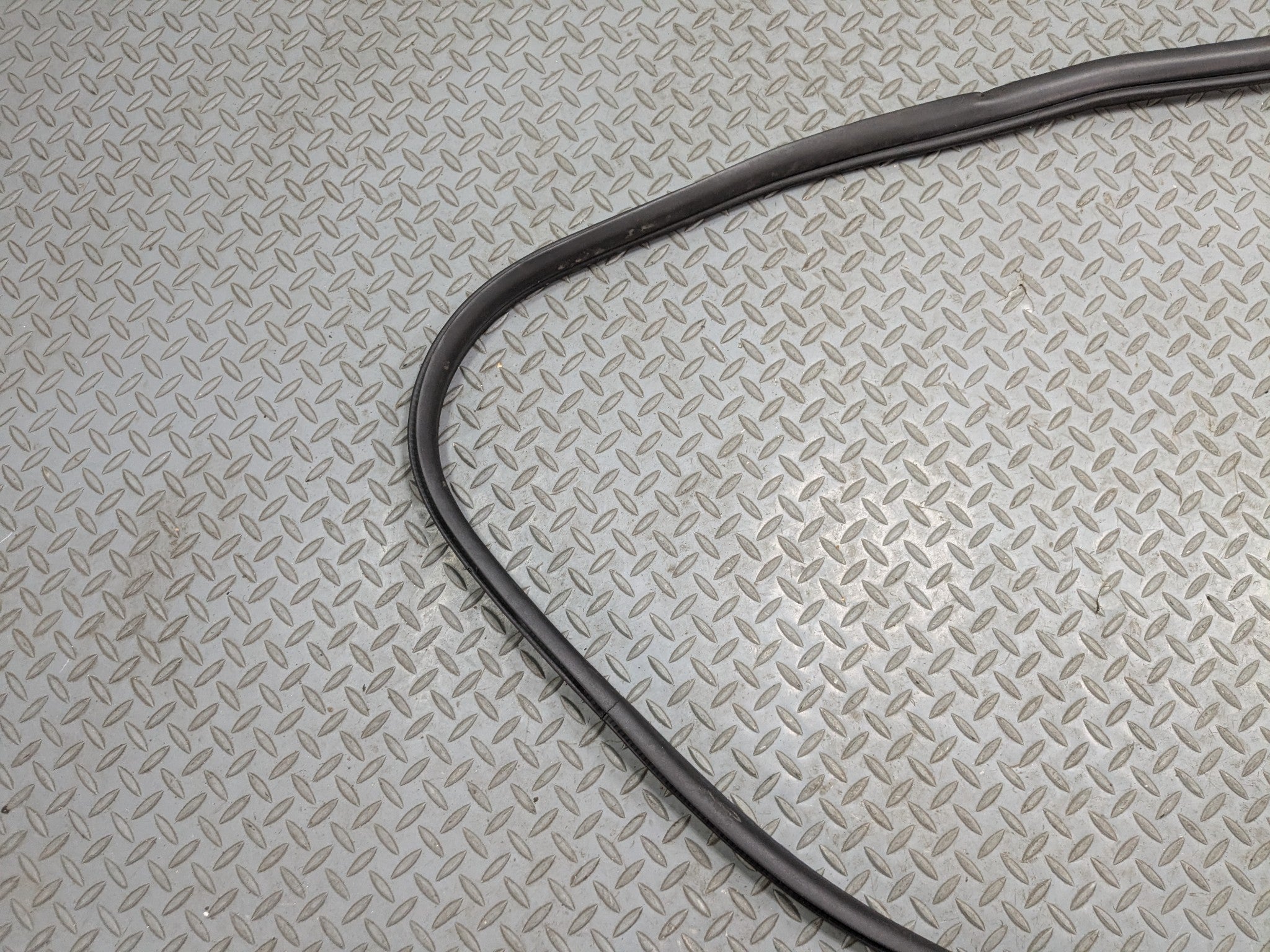 2008 - 2011 BMW X6 OEM DOOR SEAL WEATHER STRIPPING RUBBER REAR LEFT DRIVER SIDE