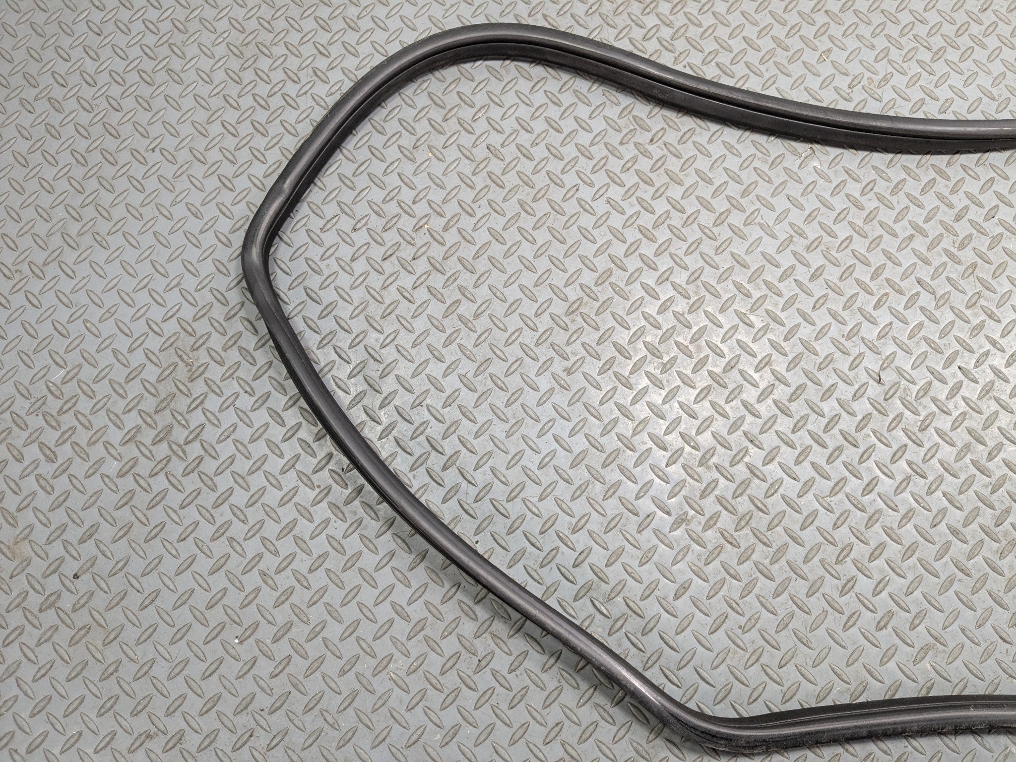 2008 - 2011 BMW X6 OEM DOOR SEAL WEATHER STRIPPING RUBBER REAR LEFT DRIVER SIDE