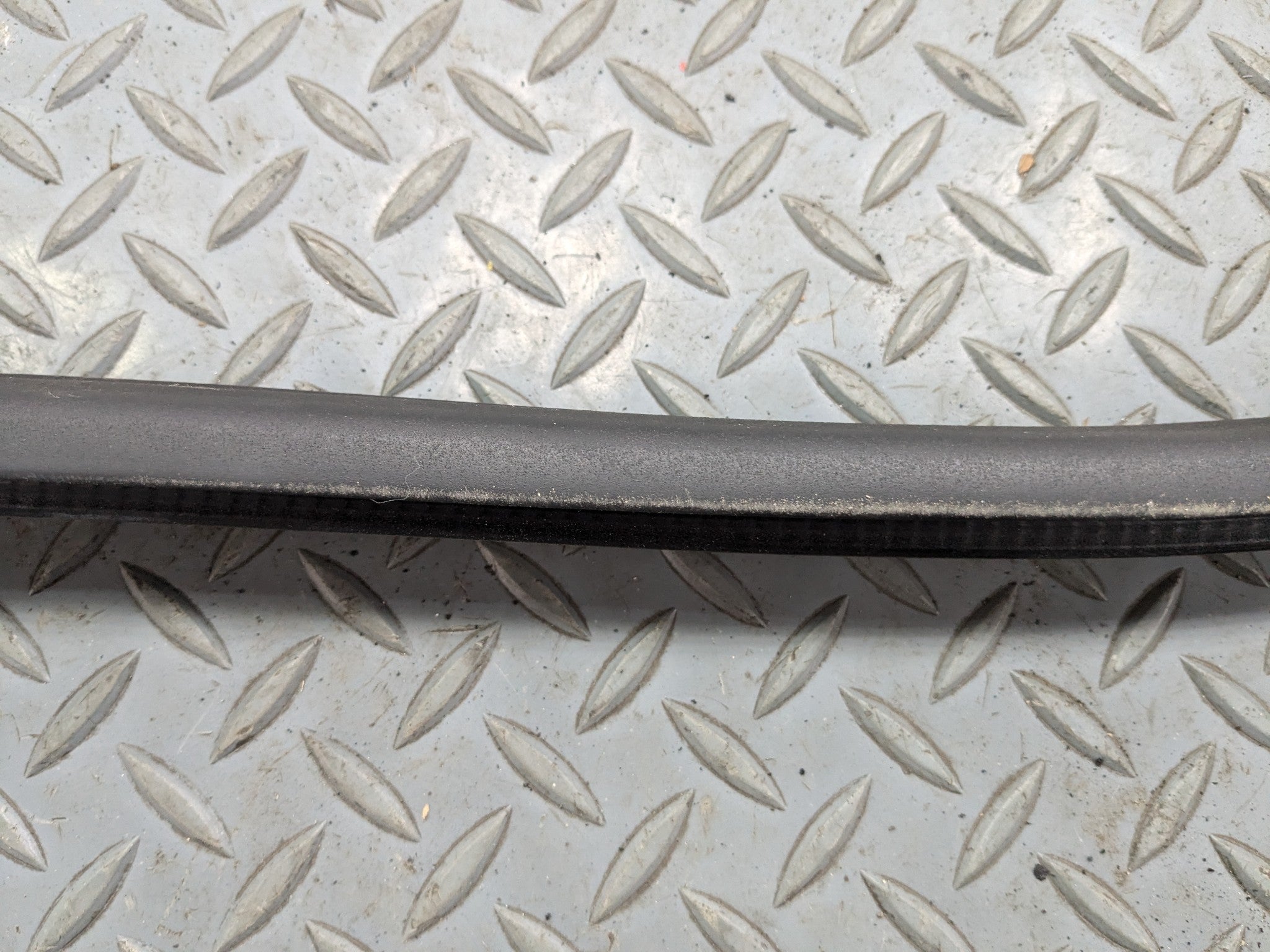 08 - 11 BMW X6 OEM DOOR SEAL WEATHER STRIPPING RUBBER REAR RIGHT PASSENGER SIDE