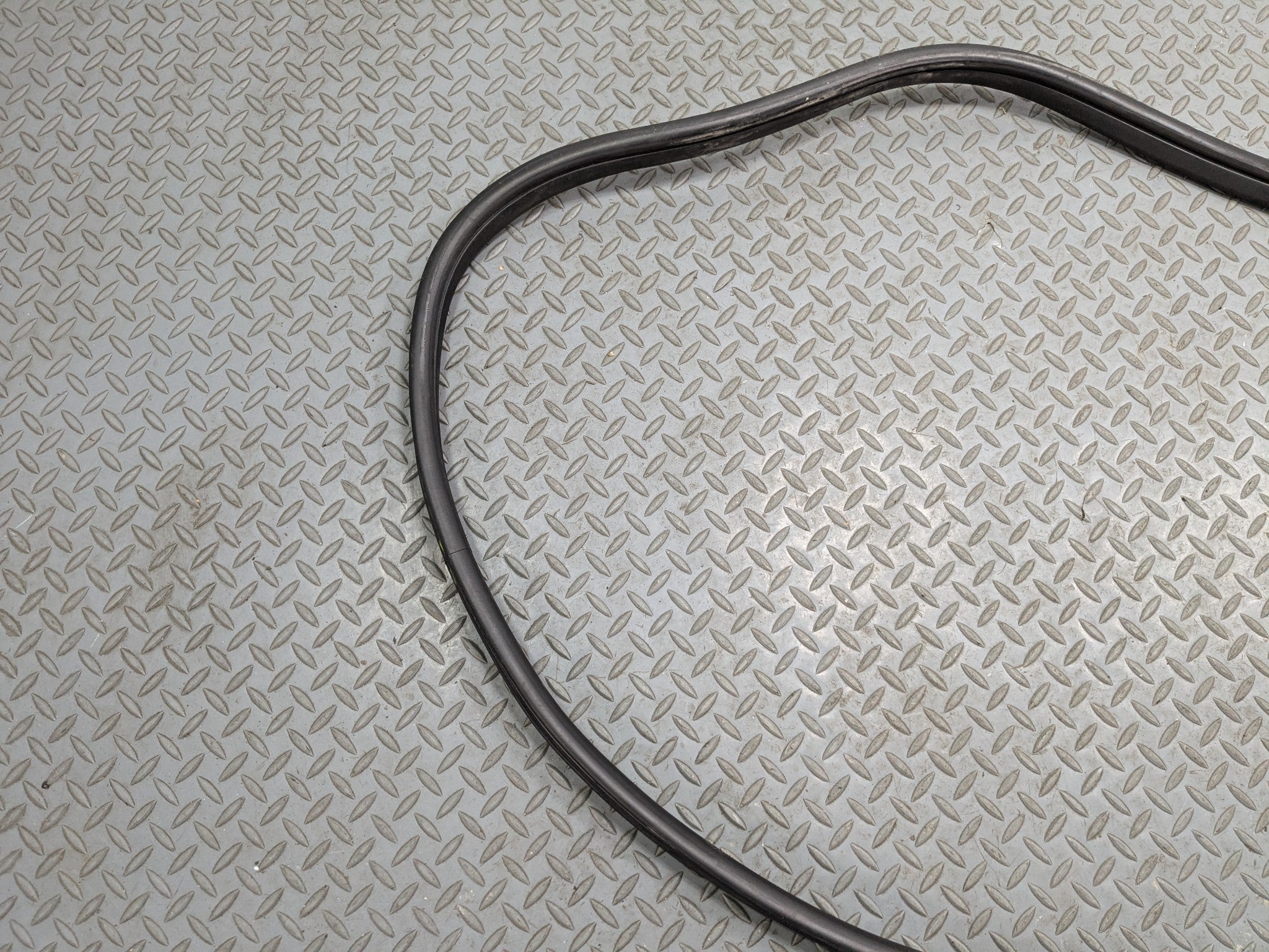 08 - 11 BMW X6 OEM DOOR SEAL WEATHER STRIPPING RUBBER REAR RIGHT PASSENGER SIDE