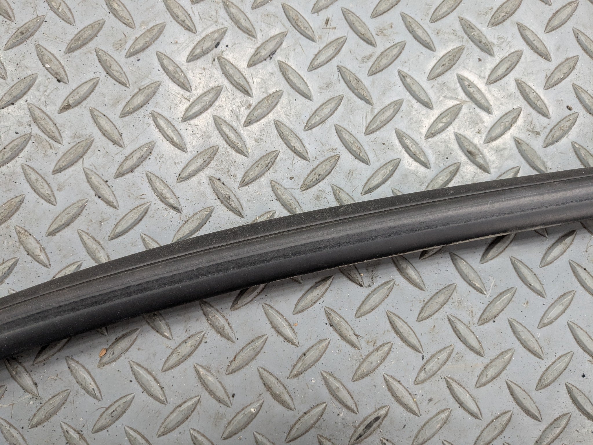 08 - 11 BMW X6 OEM DOOR SEAL WEATHER STRIPPING RUBBER REAR RIGHT PASSENGER SIDE