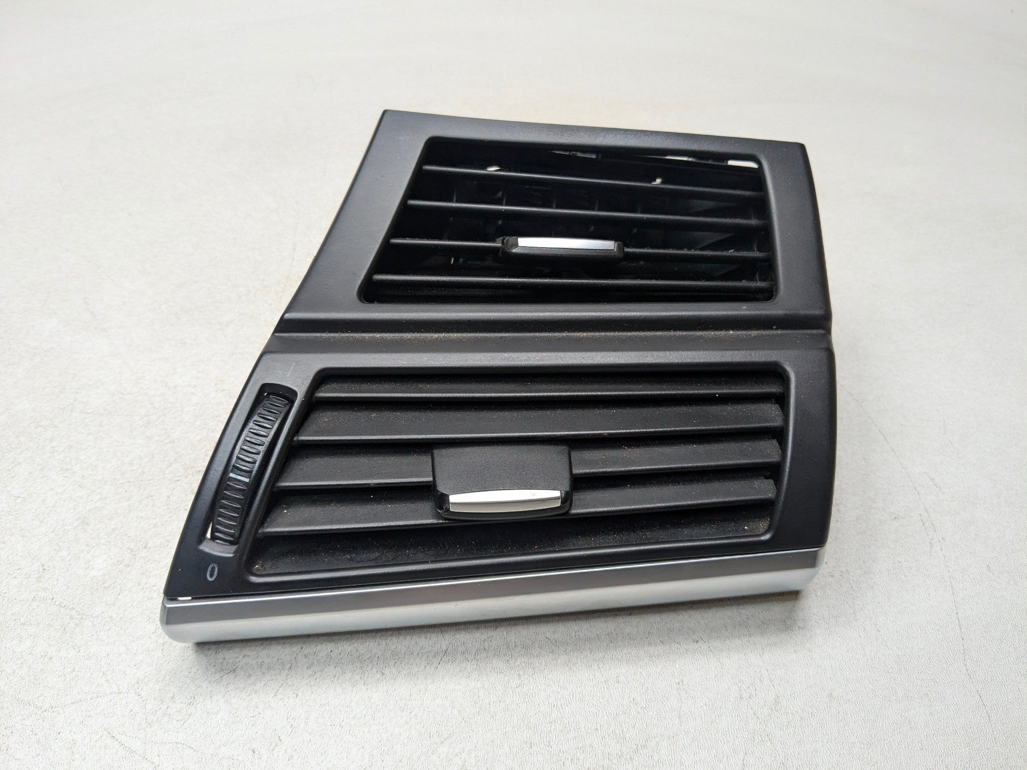 08 - 11 BMW X6 OEM DASHBOARD OUTER AIR VENT GRILLE FRONT RIGHT PASSENGER SIDE