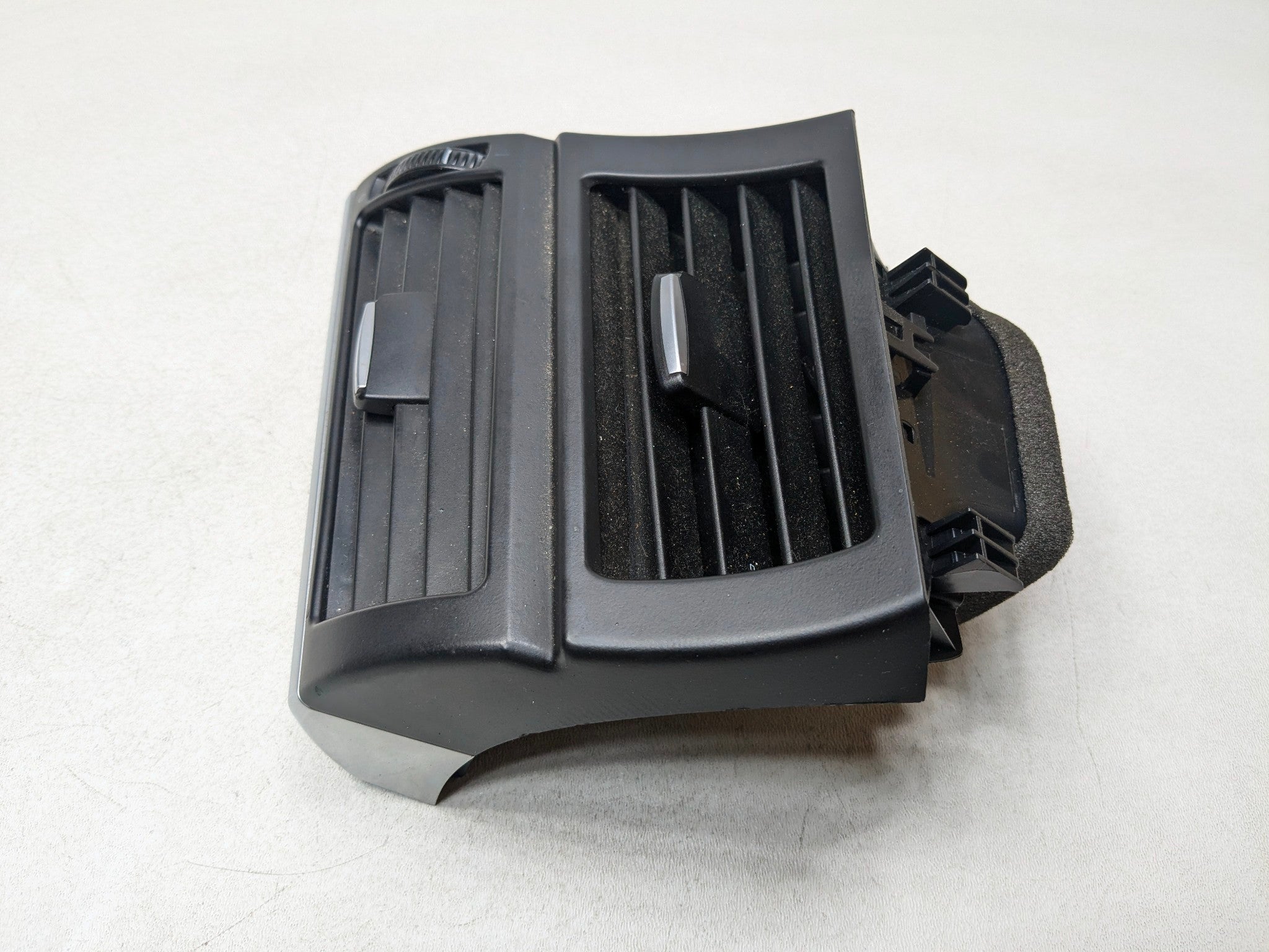 08 - 11 BMW X6 OEM DASHBOARD OUTER AIR VENT GRILLE FRONT RIGHT PASSENGER SIDE