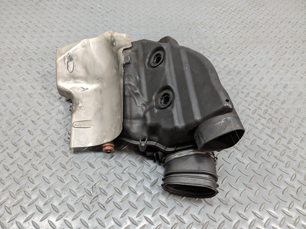 08 - 12 BMW X6 OEM AIR INTAKE FILTER BOX ASSEMBLY RIGHT FRONT 4.4L TWIN TURBO