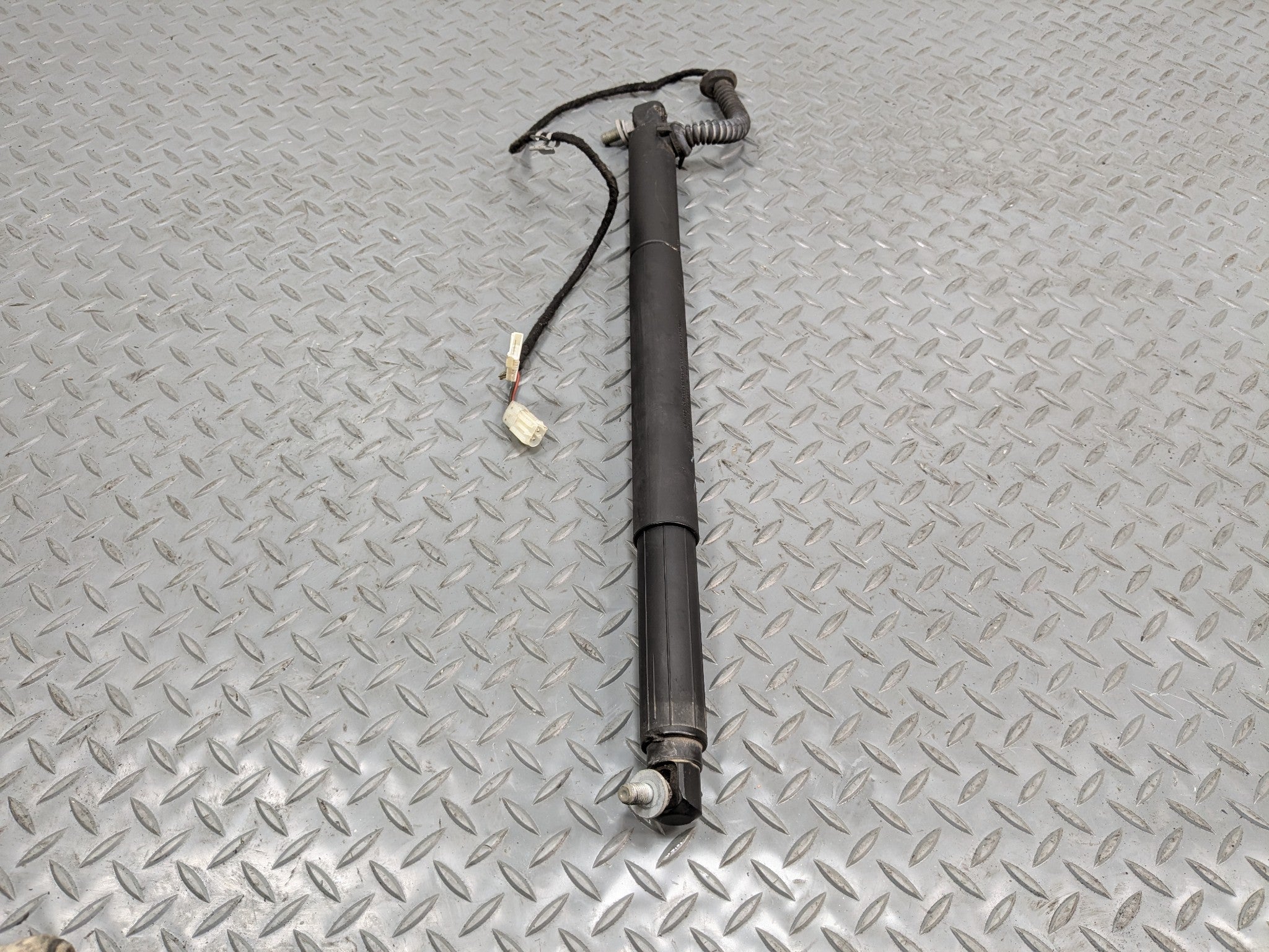 08 - 11 BMW X6 OEM HATCH ELECTRIC SHOCK STRUT REAR TAILGATE RIGHT PASSENGER SIDE