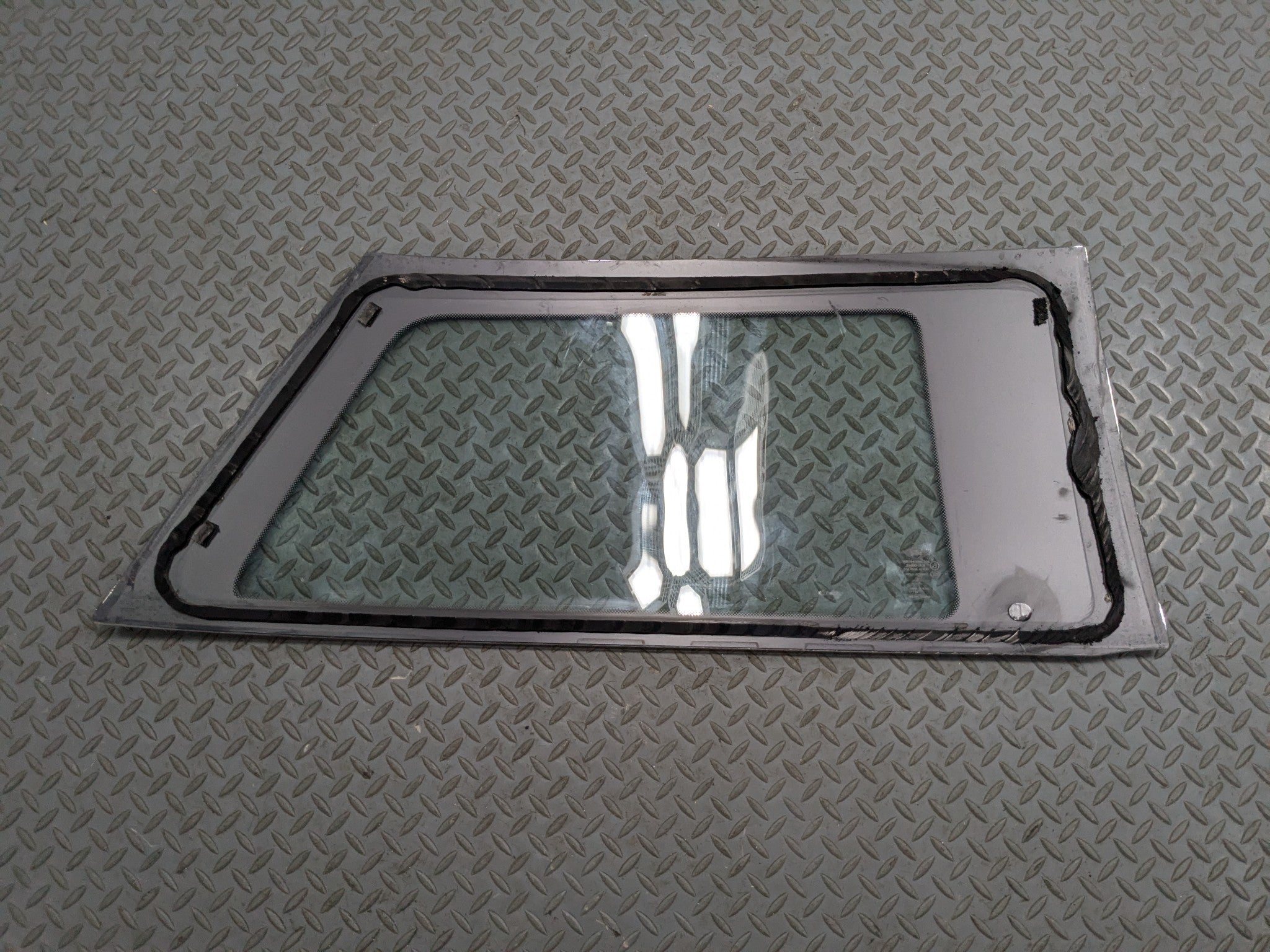 2013 - 2017 MINI COOPER OEM QUARTER WINDOW GLASS REAR LEFT DRIVER SIDE