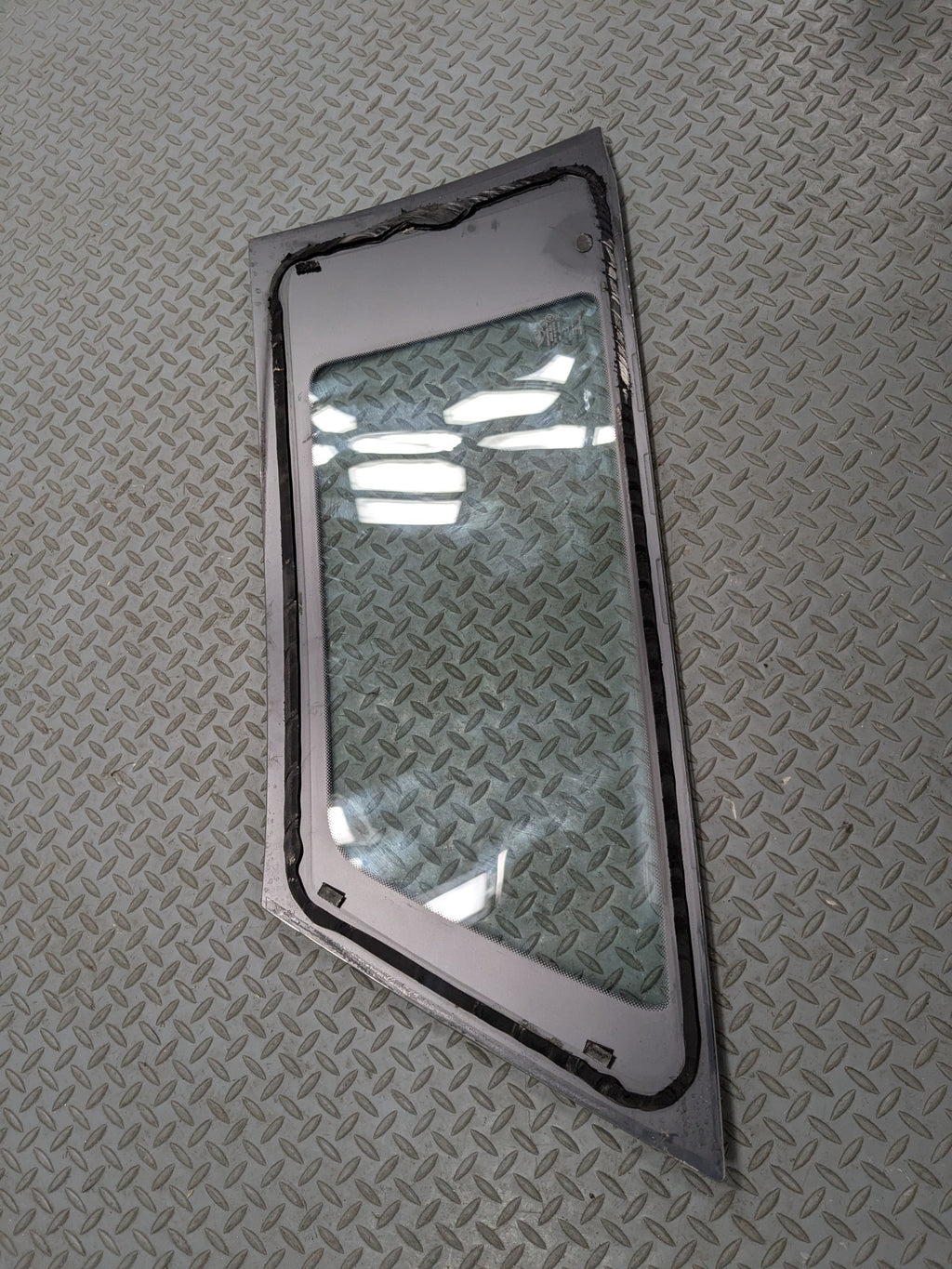 2013 - 2017 MINI COOPER OEM QUARTER WINDOW GLASS REAR LEFT DRIVER SIDE