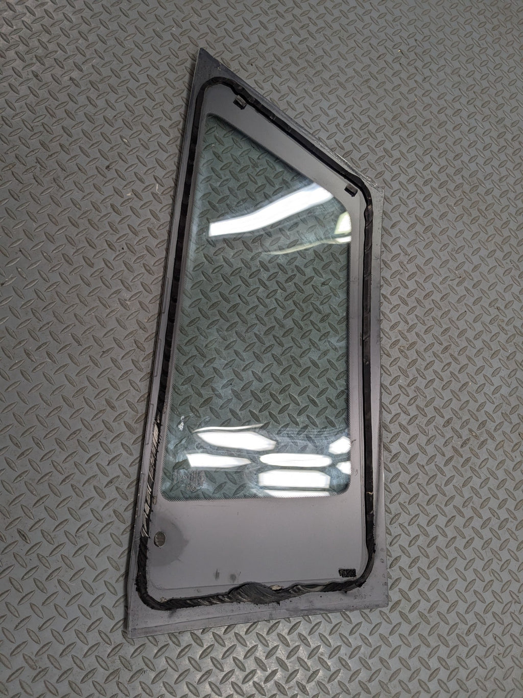 2013 - 2017 MINI COOPER OEM QUARTER WINDOW GLASS REAR LEFT DRIVER SIDE