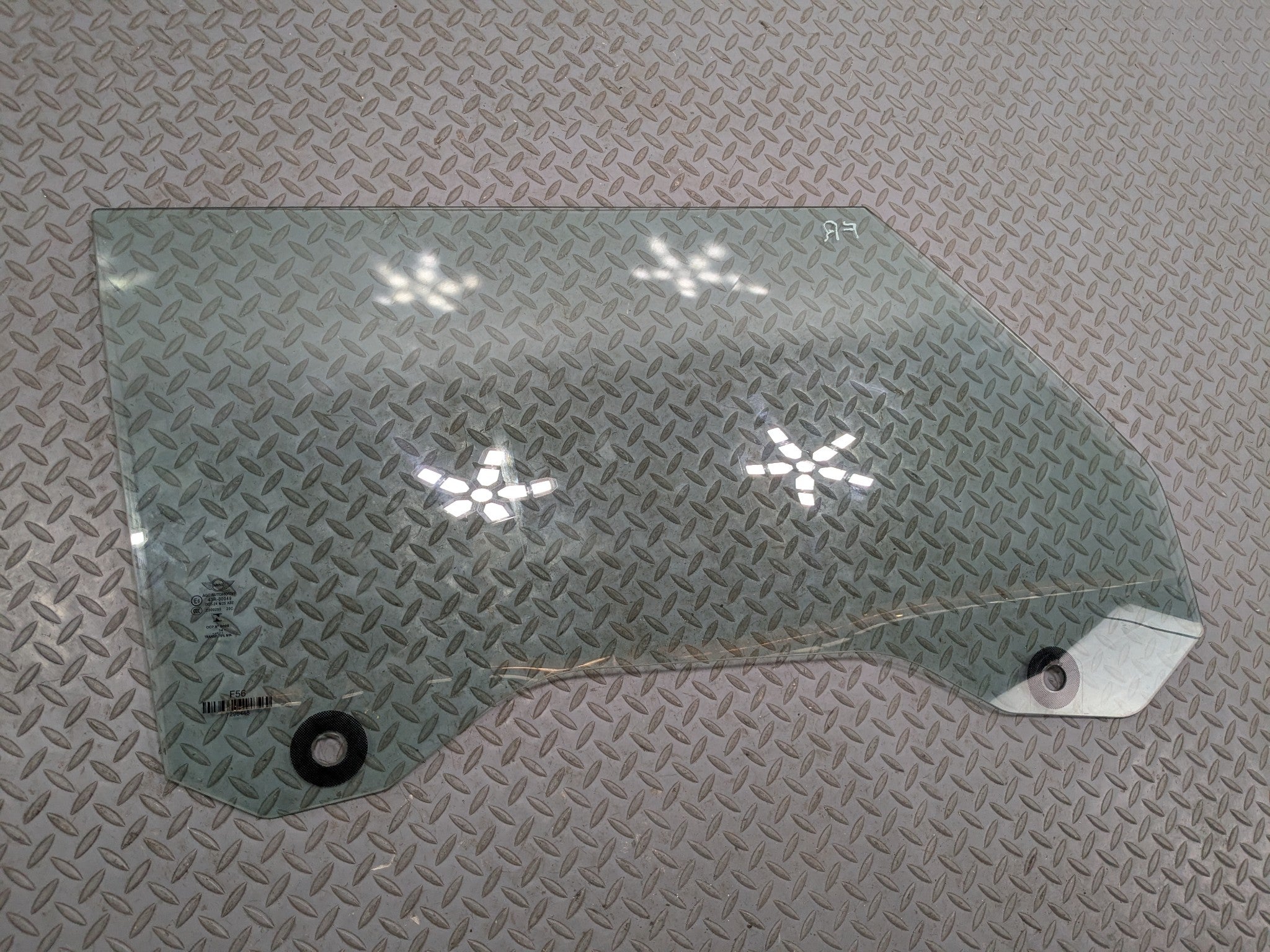 2013 - 2017 MINI COOPER OEM DOOR GLASS WINDOW RIGHT FRONT PASSENGER SIDE