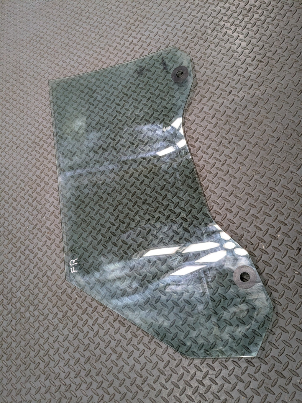2013 - 2017 MINI COOPER OEM DOOR GLASS WINDOW RIGHT FRONT PASSENGER SIDE
