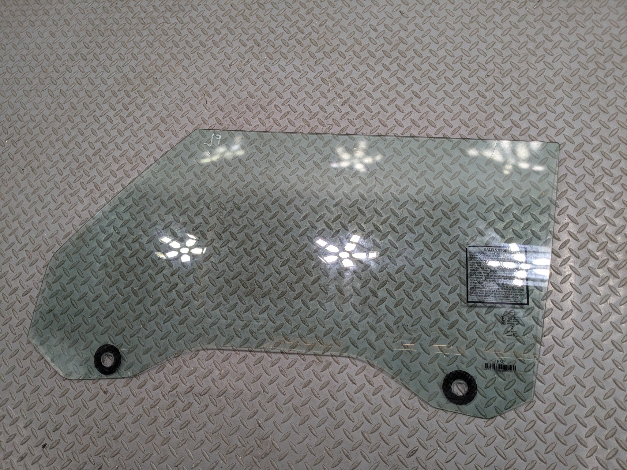 2013 - 2017 MINI COOPER OEM DOOR GLASS WINDOW LEFT FRONT DRIVER SIDE