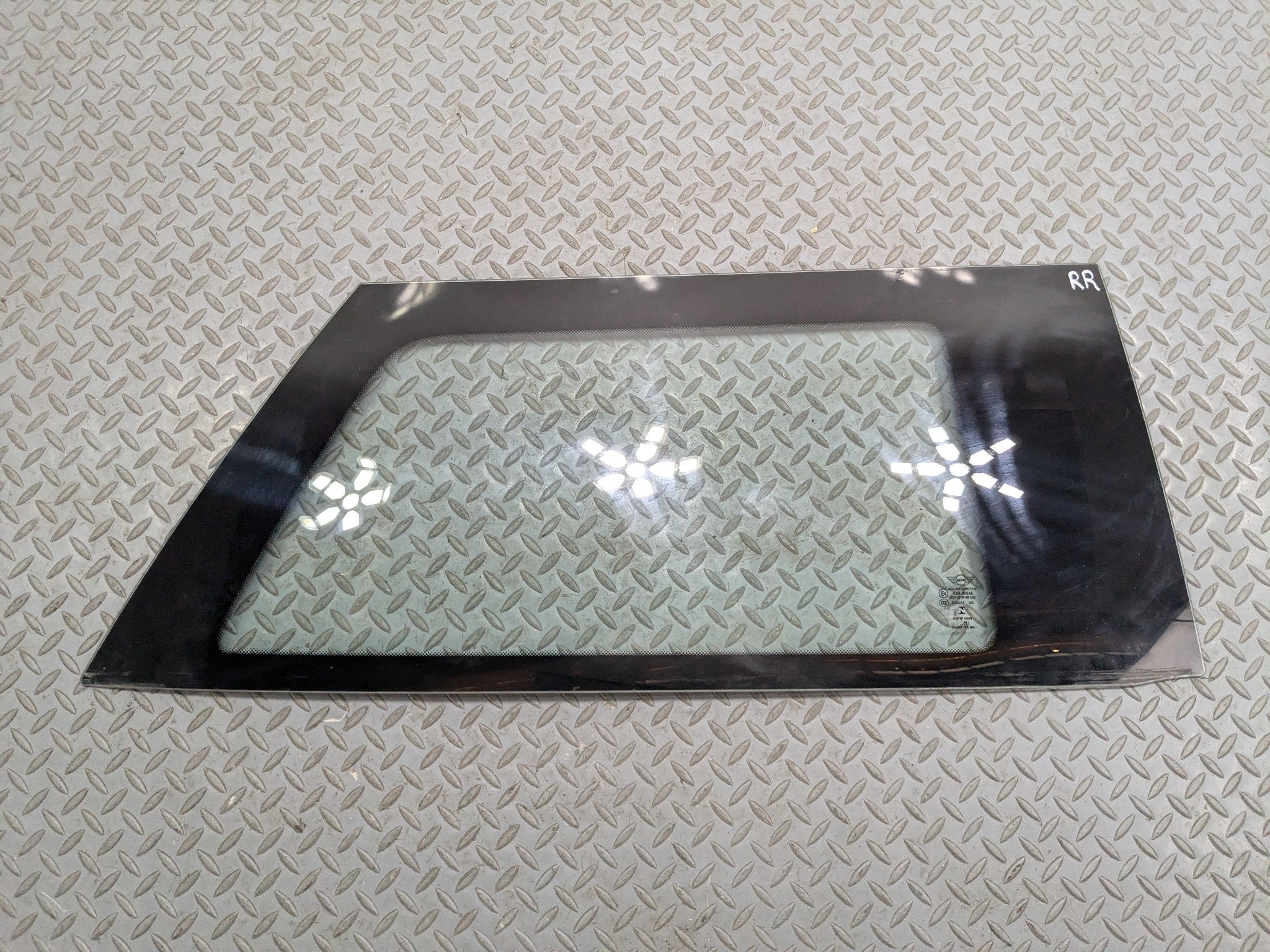 2013 - 2017 MINI COOPER OEM QUARTER WINDOW GLASS REAR RIGHT SIDE