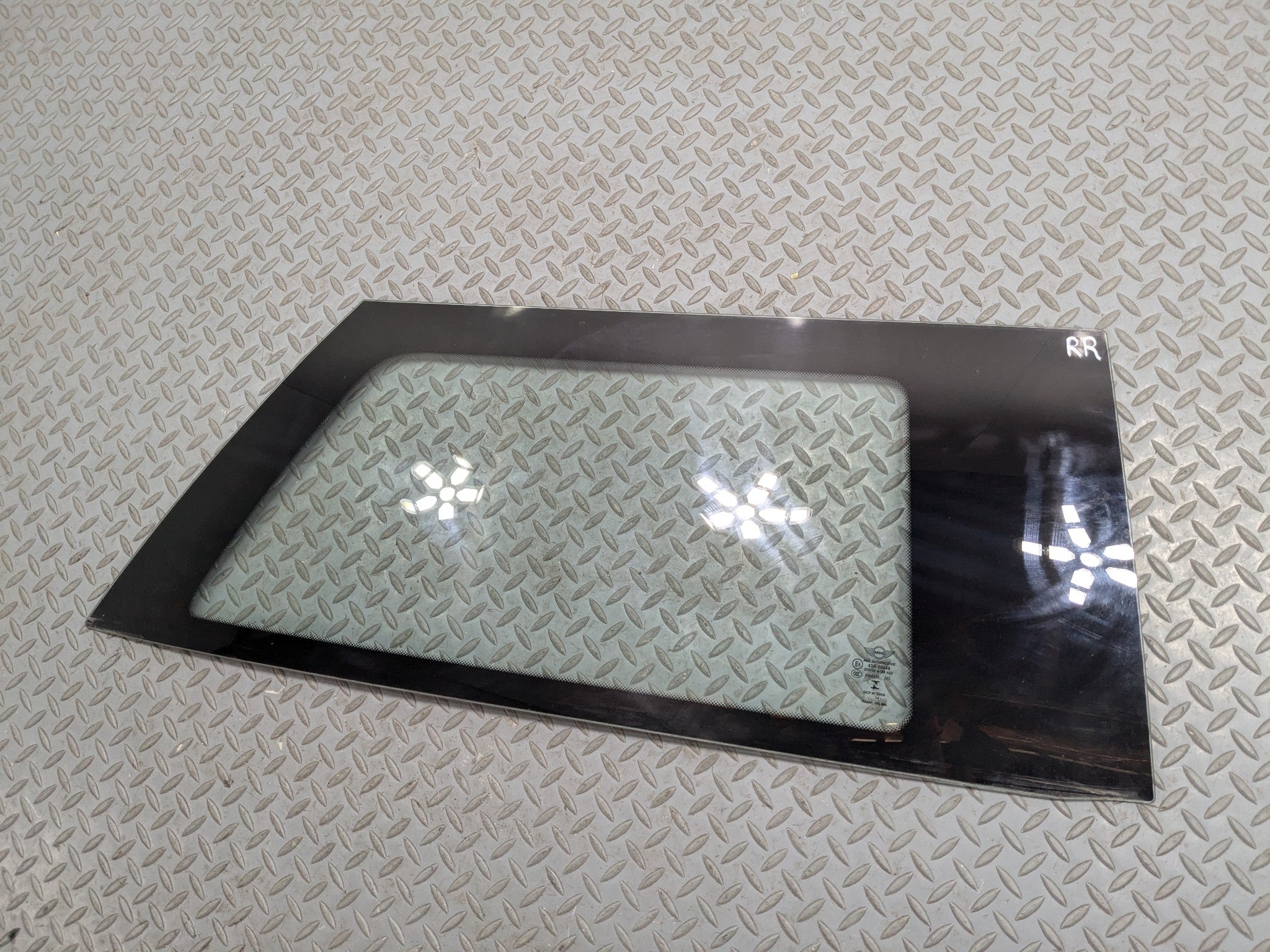 2013 - 2017 MINI COOPER OEM QUARTER WINDOW GLASS REAR RIGHT SIDE