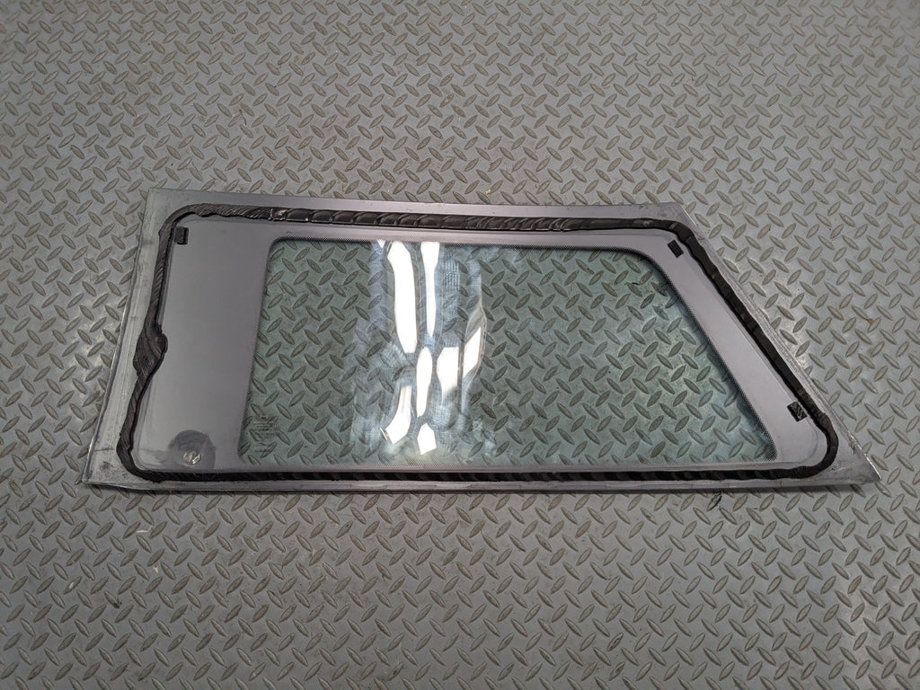 2013 - 2017 MINI COOPER OEM QUARTER WINDOW GLASS REAR RIGHT SIDE
